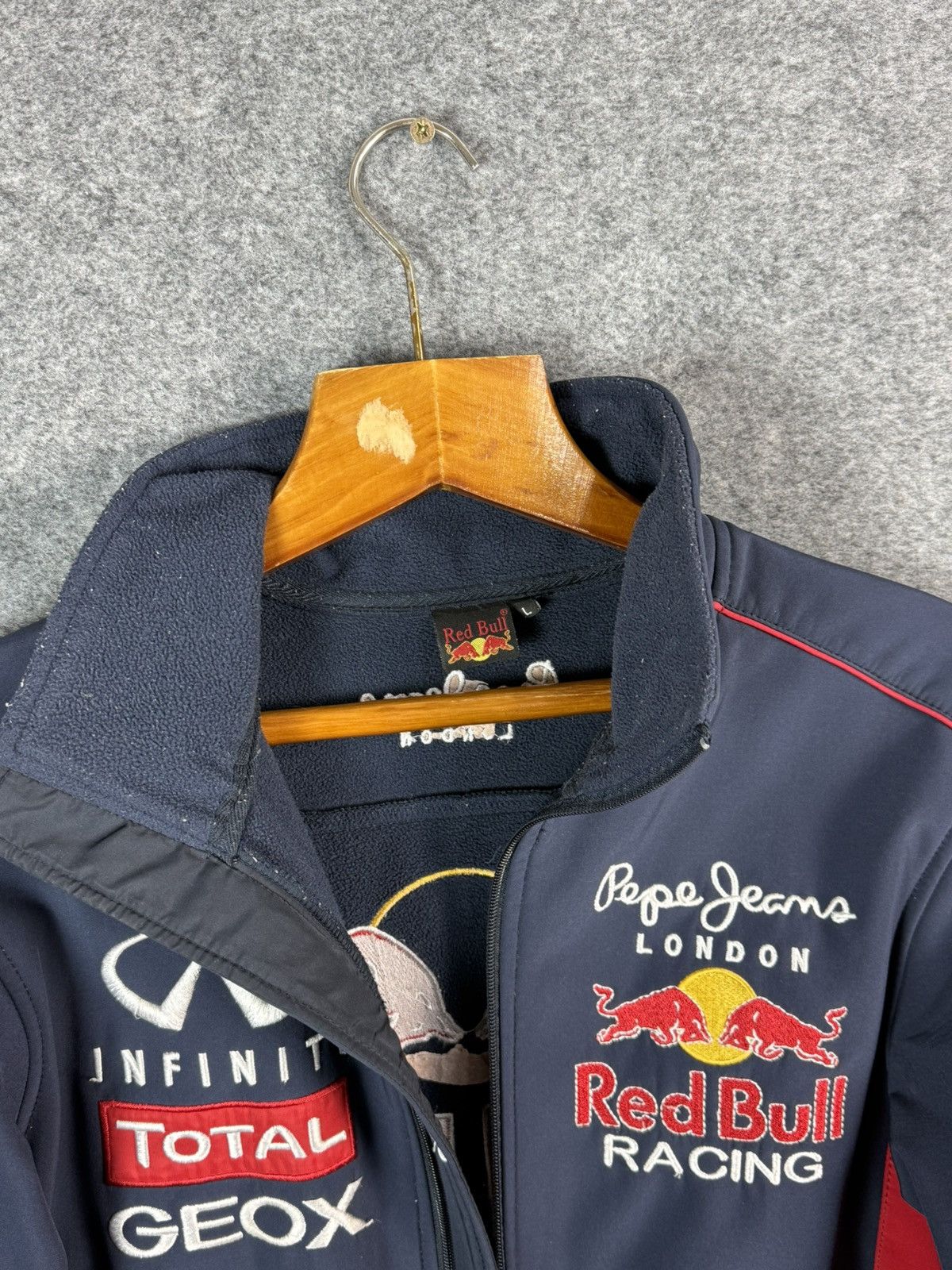 Red Bull Vintage Red Bull Racing Pepe Jeans Infinity Soft shell jacke Size US L / EU 52-54 / 3 - 7 Thumbnail