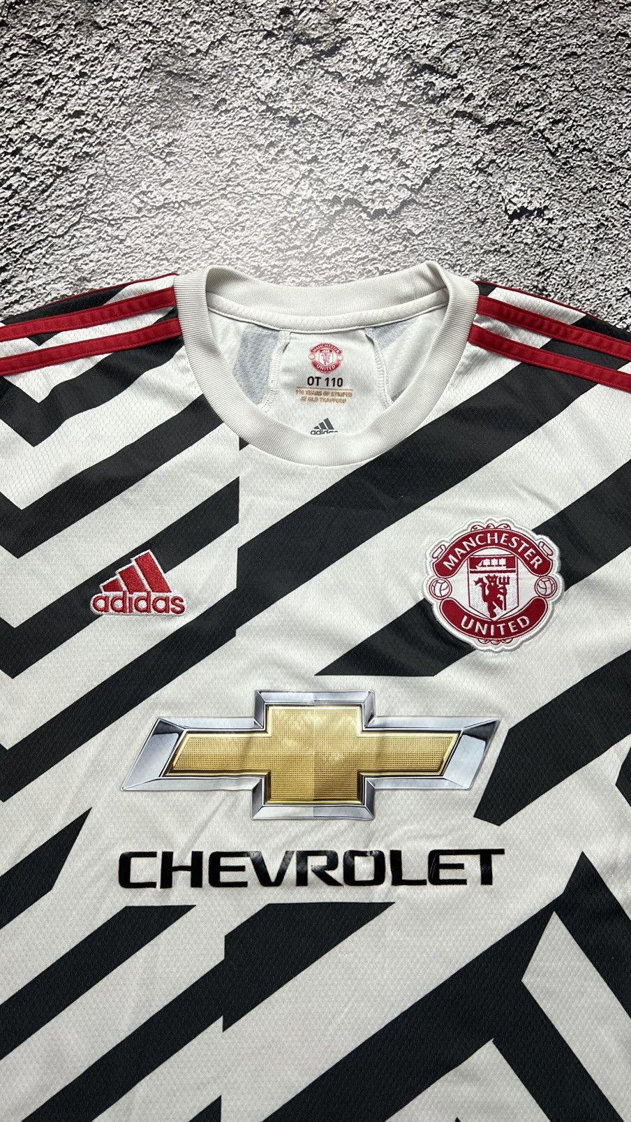 Adidas 2020-2021 Manchester united third kit adidas jersey zebra Size US L / EU 52-54 / 3 - 3 Thumbnail