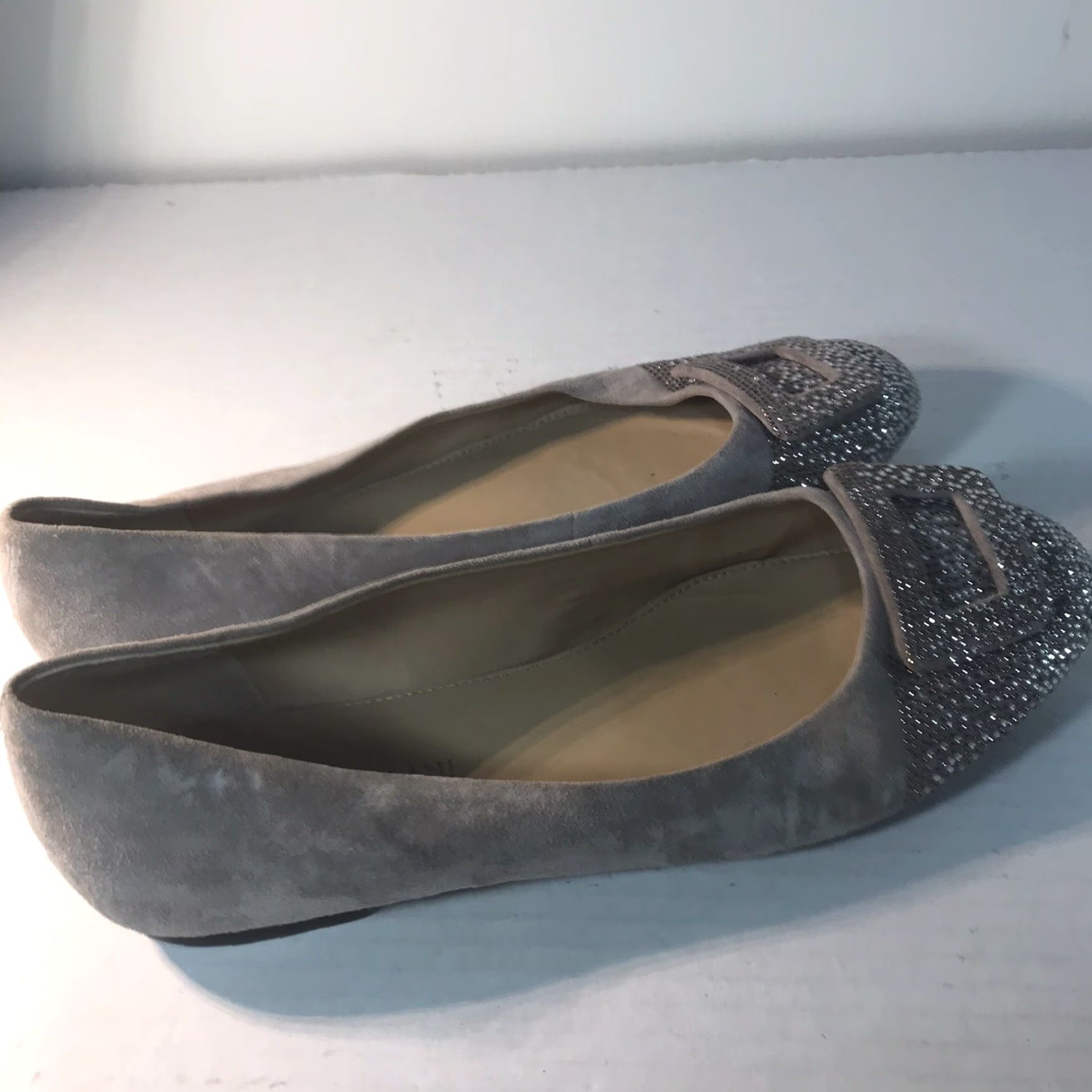 Vintage Antonio Melani Womens Flat Shoes Size 7.5M Suede Gray Beaded Classic Modern Size US 7.5 / IT 37.5 - 4 Thumbnail