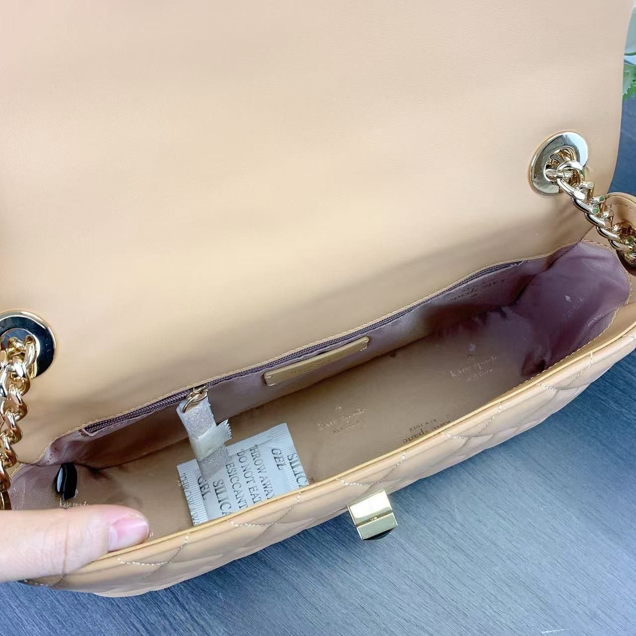 Kate Spade Kate Spade KH228 Carey Medium Flap Shoulder Bag IN Mousse Size ONE SIZE - 4 Thumbnail