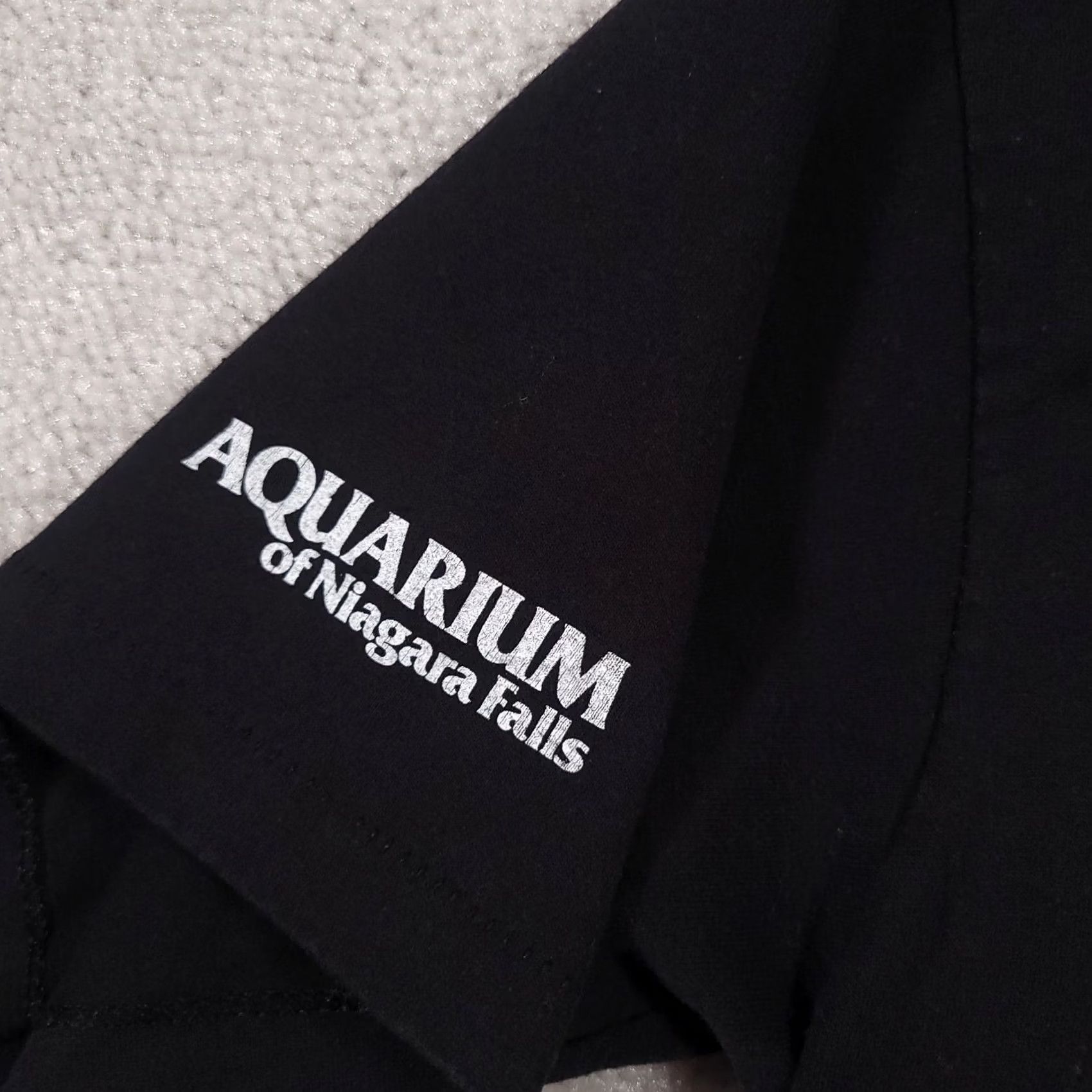 Vintage VINTAGE Harlequin T Shirt 1988 Aquarium of Niagra Falls USA Black Large Women's Short Sleeve Crew Neck T-Shirt Size L / US 10 / IT 46 - 6 Thumbnail