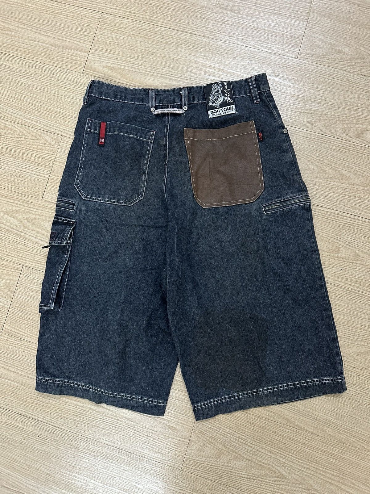 Dogtown × Vintage Rare Vintage Dogtown Black Dragon Multi Pocket Baggy Jorts Size US 32 / EU 48 - 14 Thumbnail