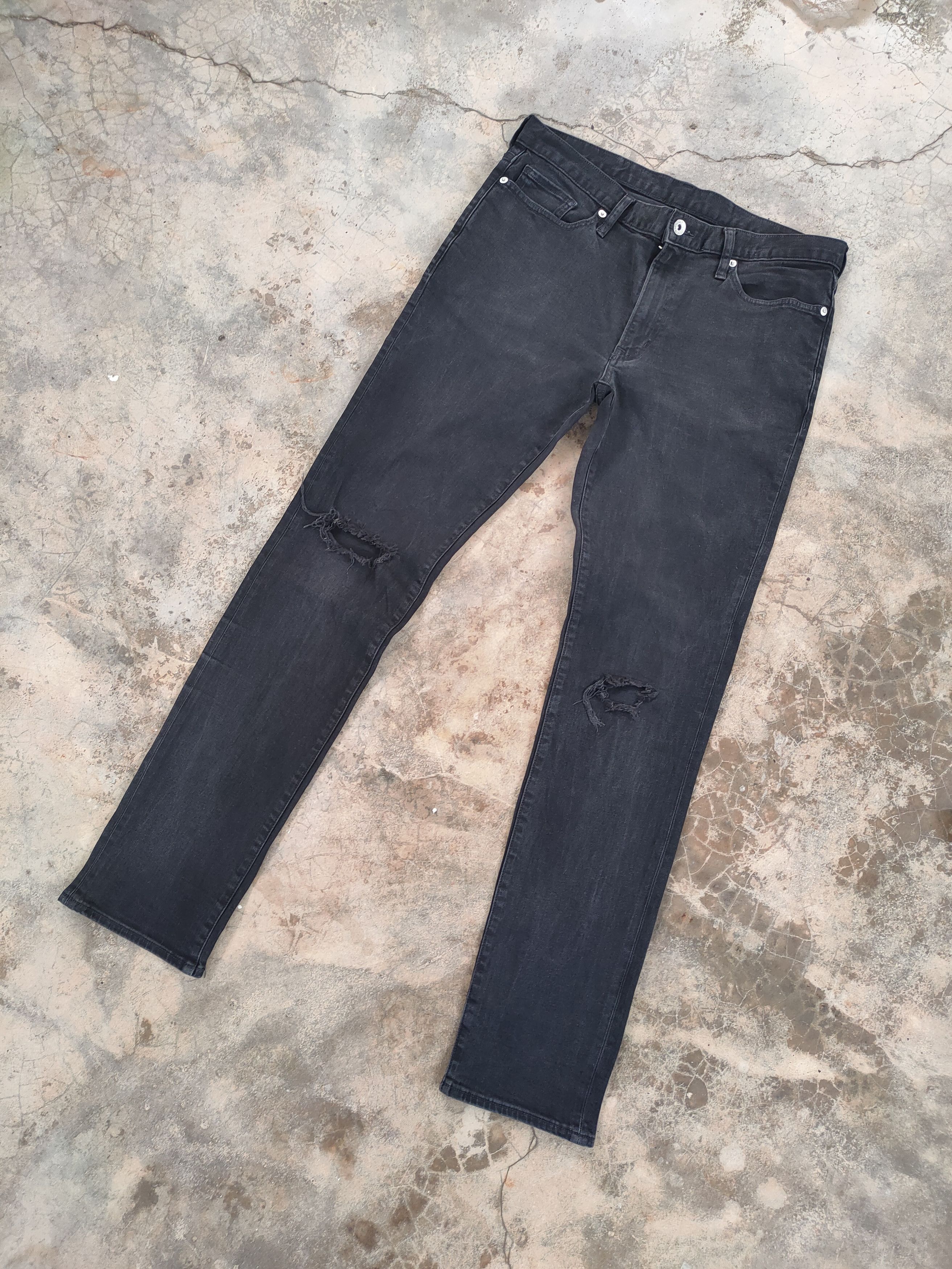 Japanese Brand VINTAGE JAPANESE SKINNY BLACK RIPPED DENIM PANTS Size US 34 / EU 50 - 1 Thumbnail