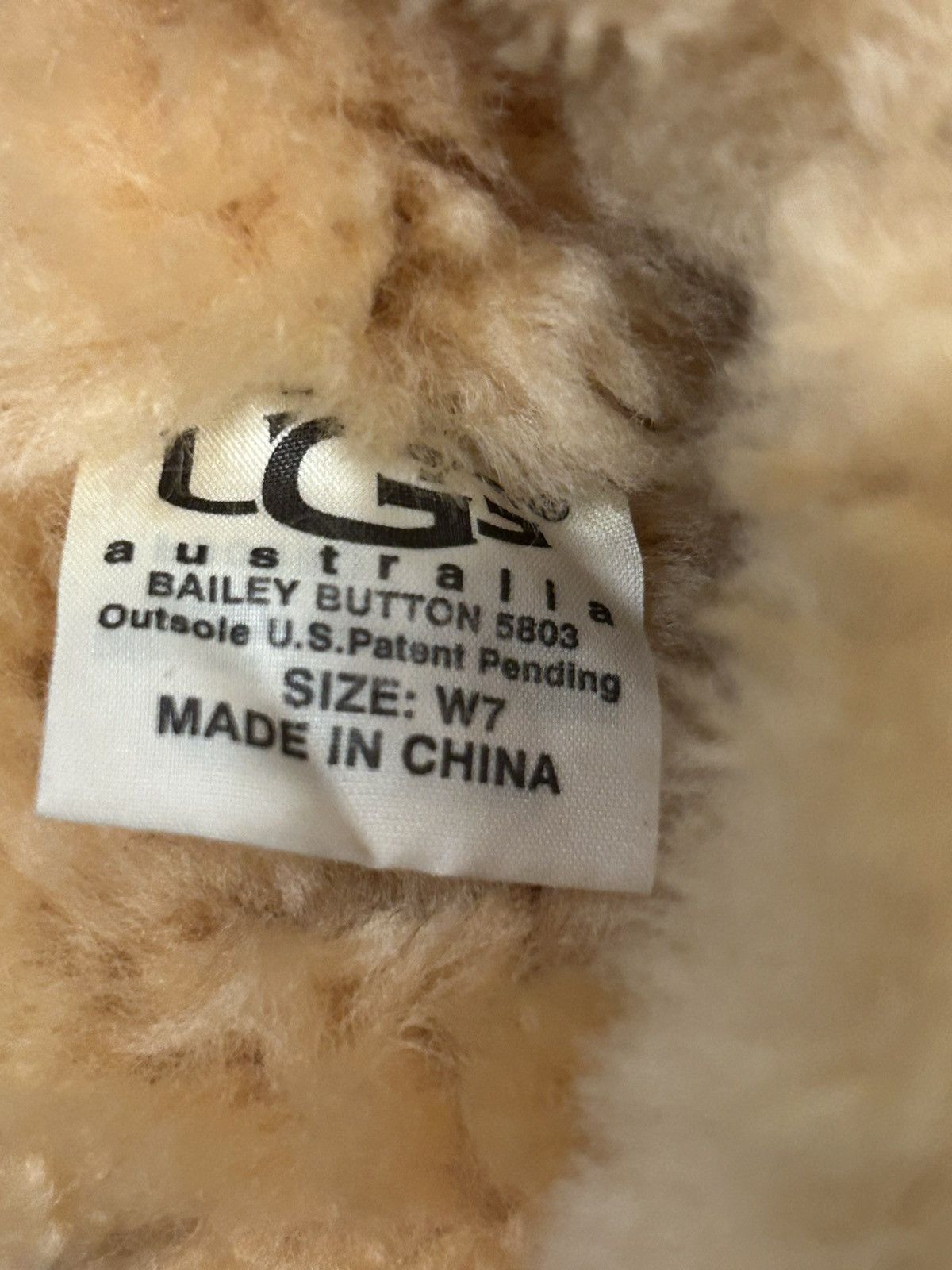 Ugg UGG Women's Bailey Button Size US 7 / IT 37 - 15 Thumbnail