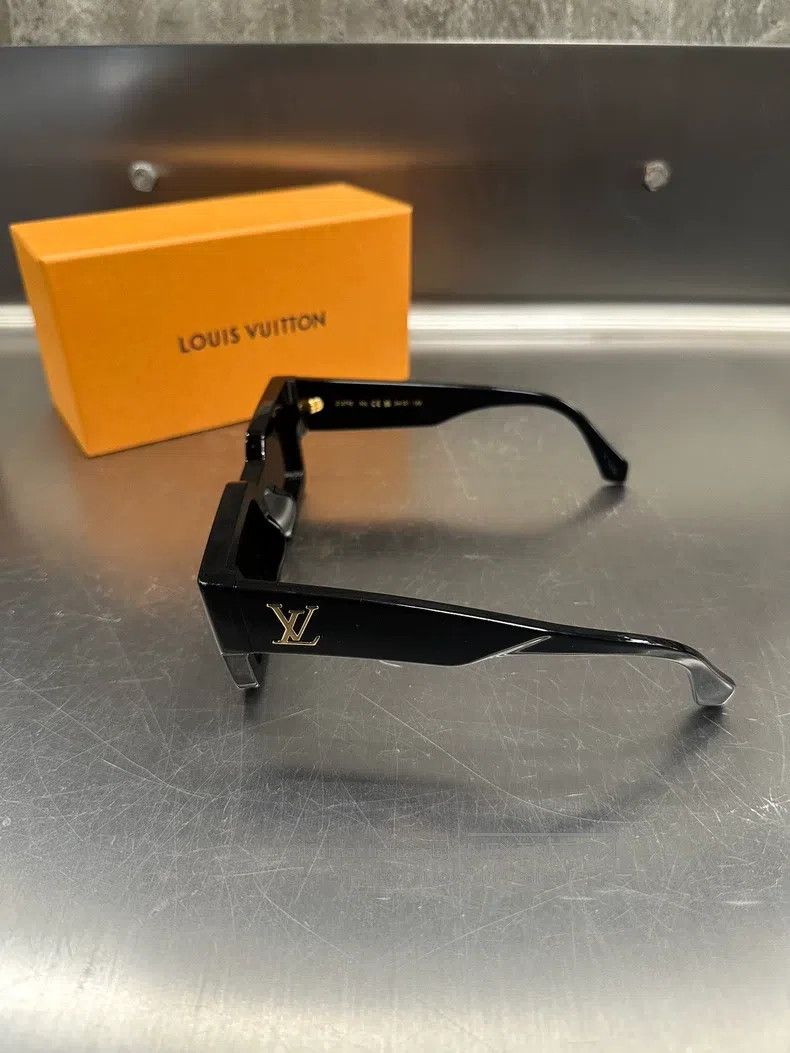 Louis Vuitton Louis Vuitton Square sunglasses with black plate frame Size ONE SIZE - 3 Thumbnail