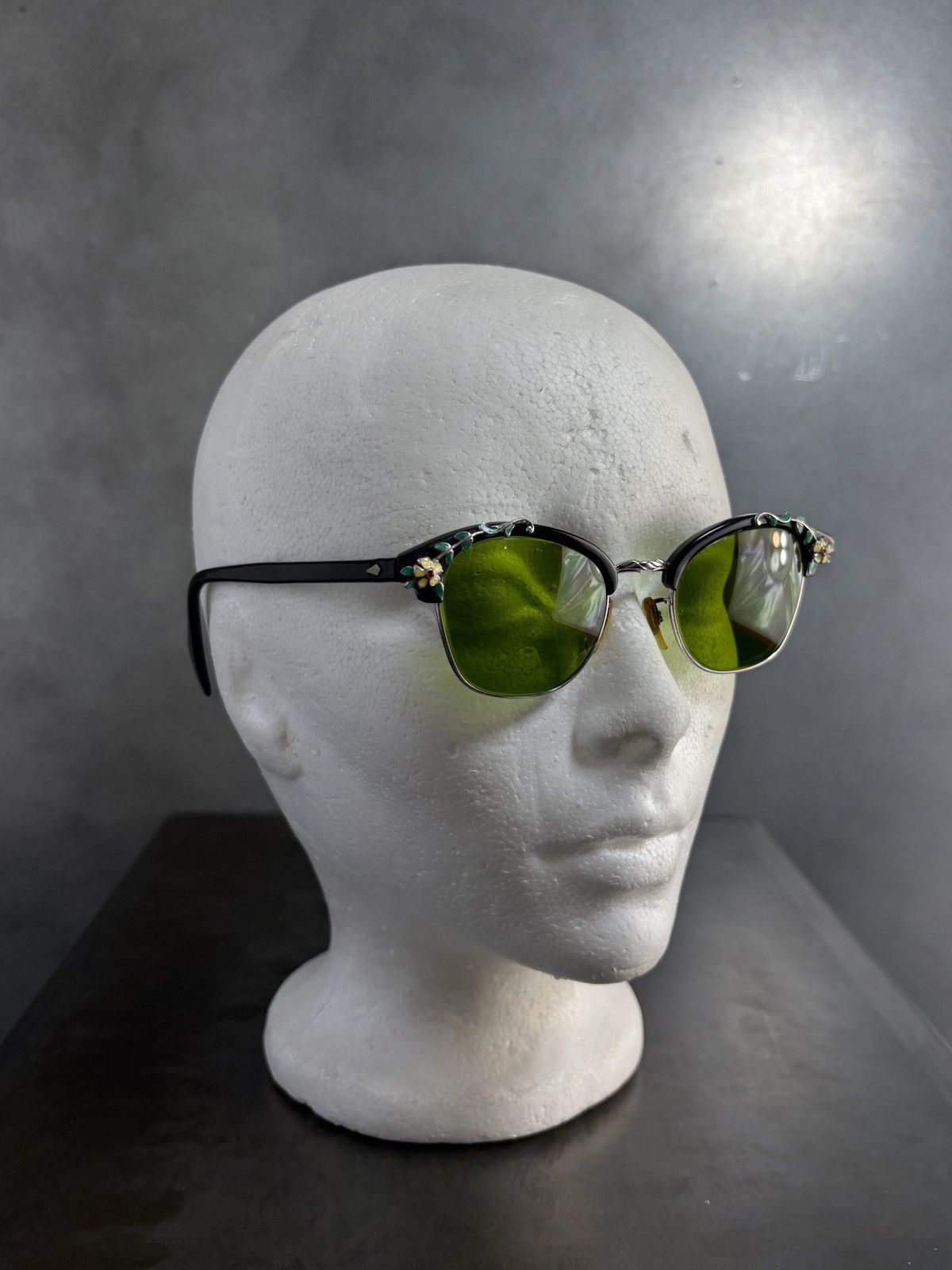 American Optical × Vintage 1960s American Optical Sunglasses True Vintage Ornate Floral Size ONE SIZE - 22 Thumbnail