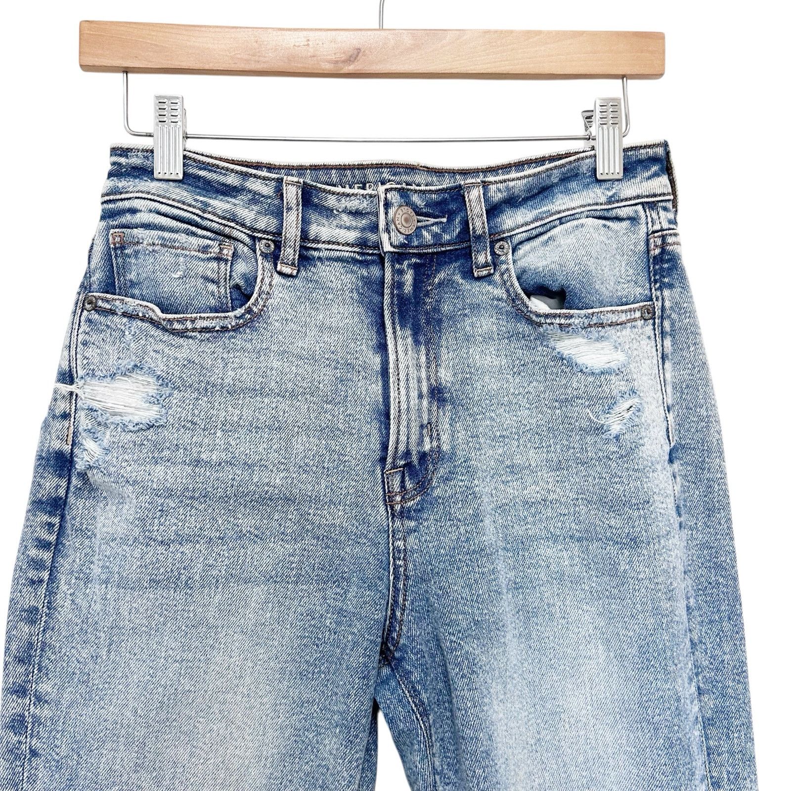 American Eagle Outfitters American Eagle Mom Jeans Sz 2 Size 26" / US 2 / IT 38 - 2 Thumbnail