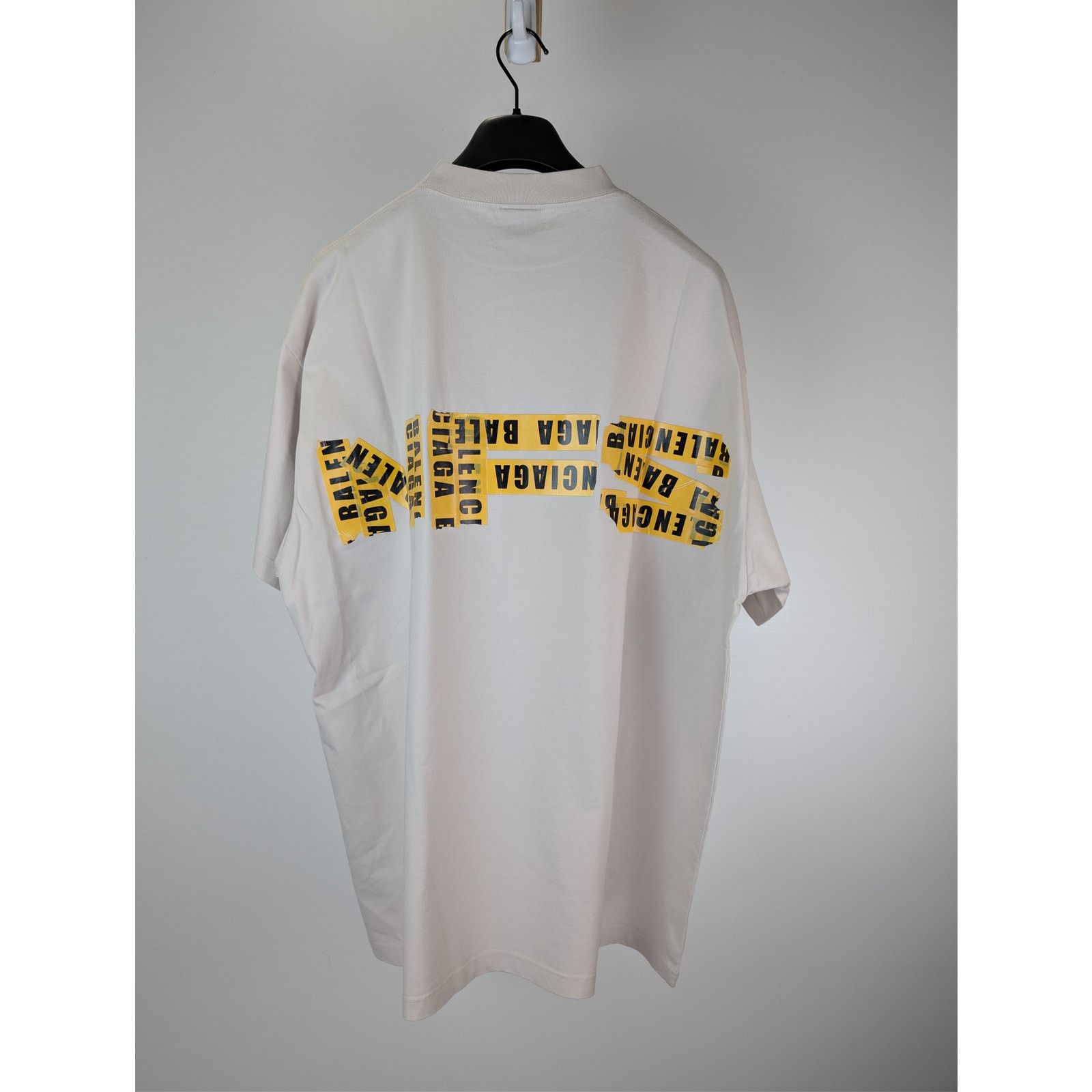 Balenciaga o1rshd1 Need For Speed T-Shirt in Ivory Size US XL / EU 56 / 4 - 14 Thumbnail