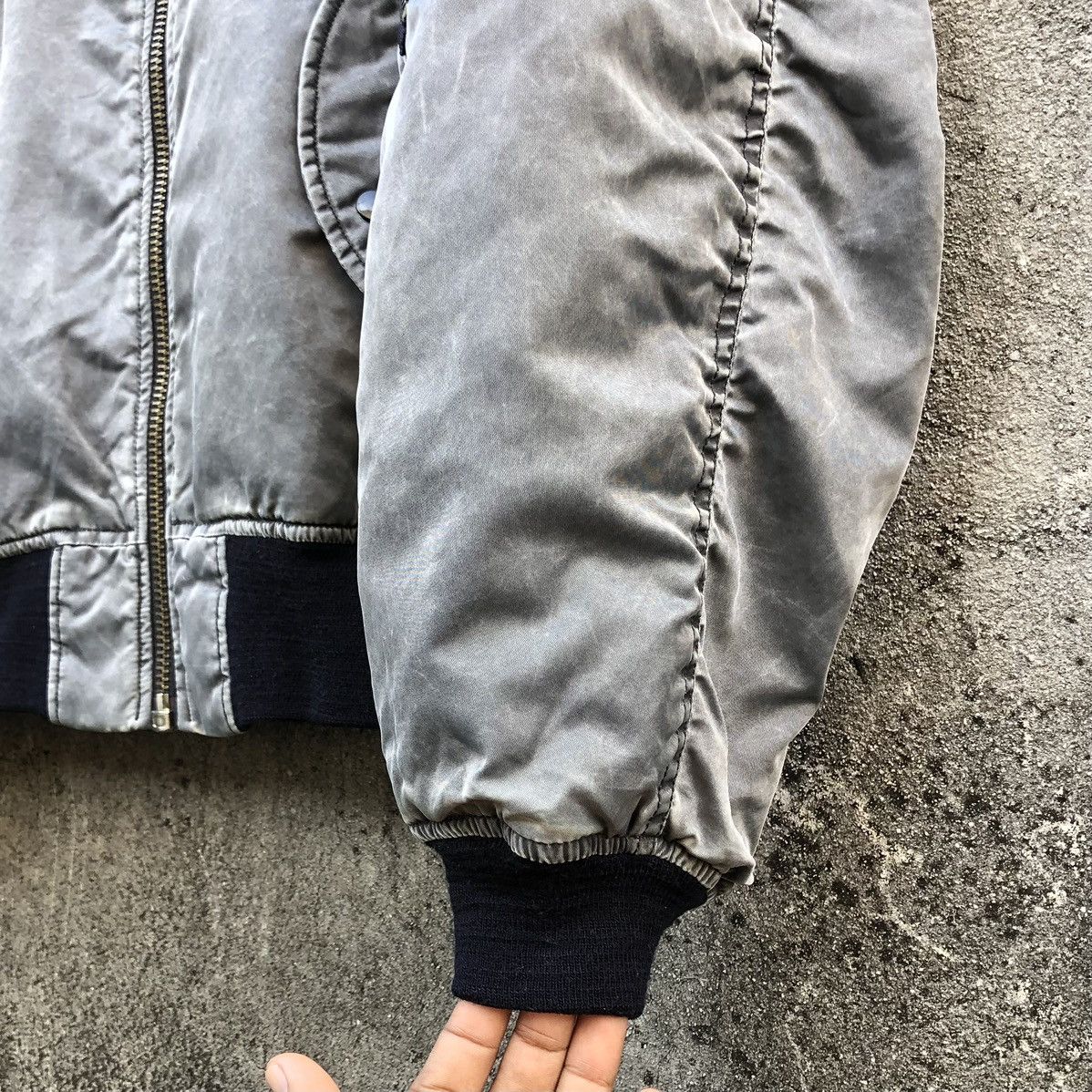 Vintage Vintage Sun Faded Flyers Man Intermediate Ma-1 Bomber Jacket Size US L / EU 52-54 / 3 - 9 Thumbnail