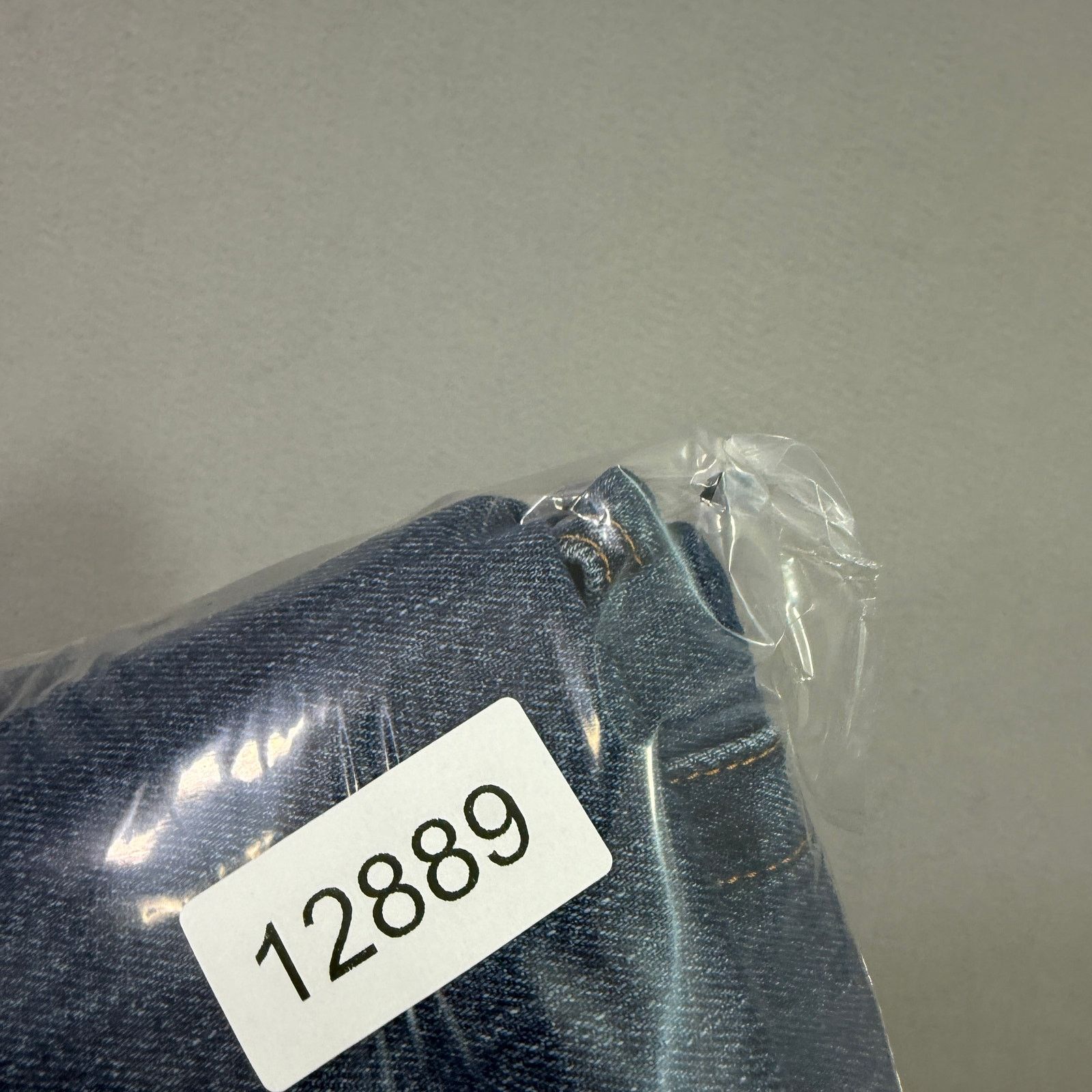 Levi's Vintage Levis 505 Jeans Men's 42x32 Blue Denim Regular Fit Size US 42 / EU 58 - 11 Thumbnail