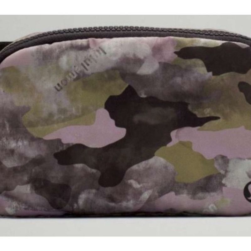 Lululemon Lululemon Everywhere Crossbody Belt Bag,Heritage Camo Wash Size ONE SIZE - 5 Thumbnail