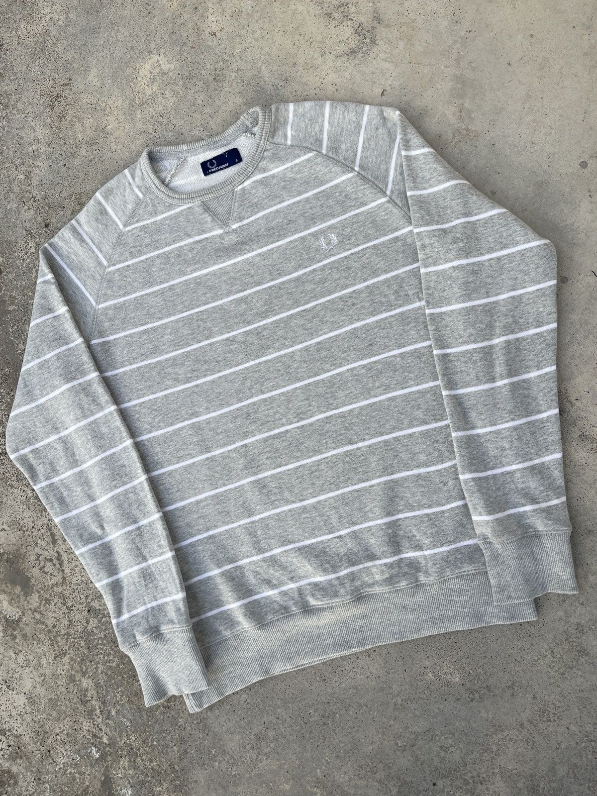 Fred Perry × Vintage Fred Perry Small Logo Stripes Sweatshirt Size US L / EU 52-54 / 3 - 2 Thumbnail