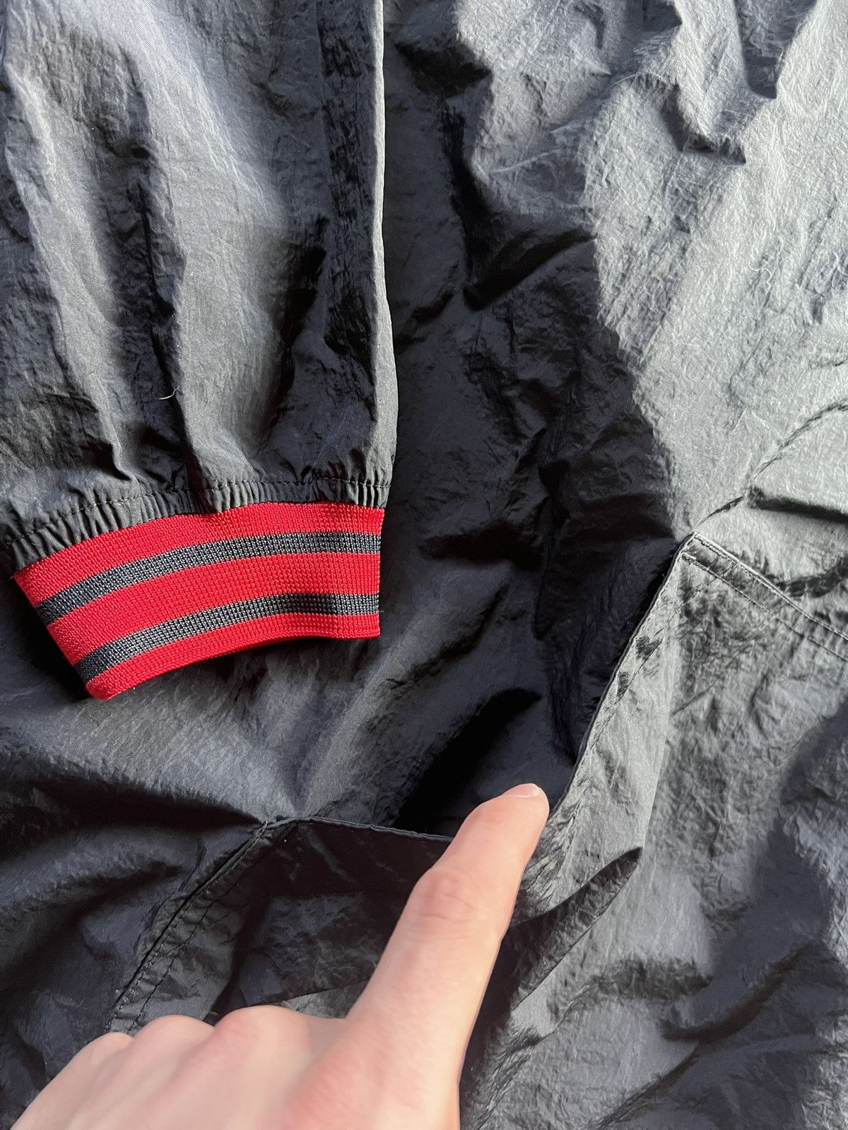 Nike Vintage 90’s Nike Crewneck Windbreaker Black/Red Size US XXL / EU 58 / 5 - 5 Thumbnail