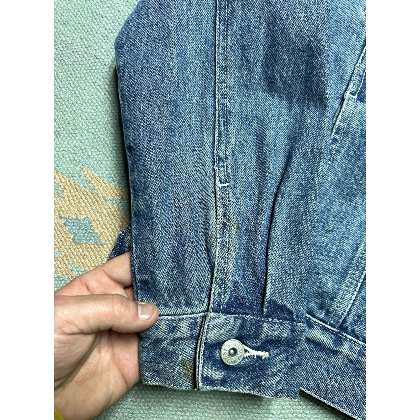 Vintage VINTAGE Looney Tunes denim trucker jacket embroidered Tweety Bird Women’s Large Jacket Size L / US 10 / IT 46 - 5 Thumbnail