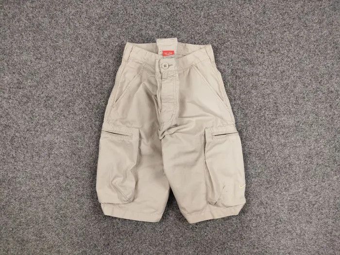 Nike Vintage Nike Cargo Casual Shorts Streetwear Travis Scott Size US 32 / EU 48 - 1 Thumbnail