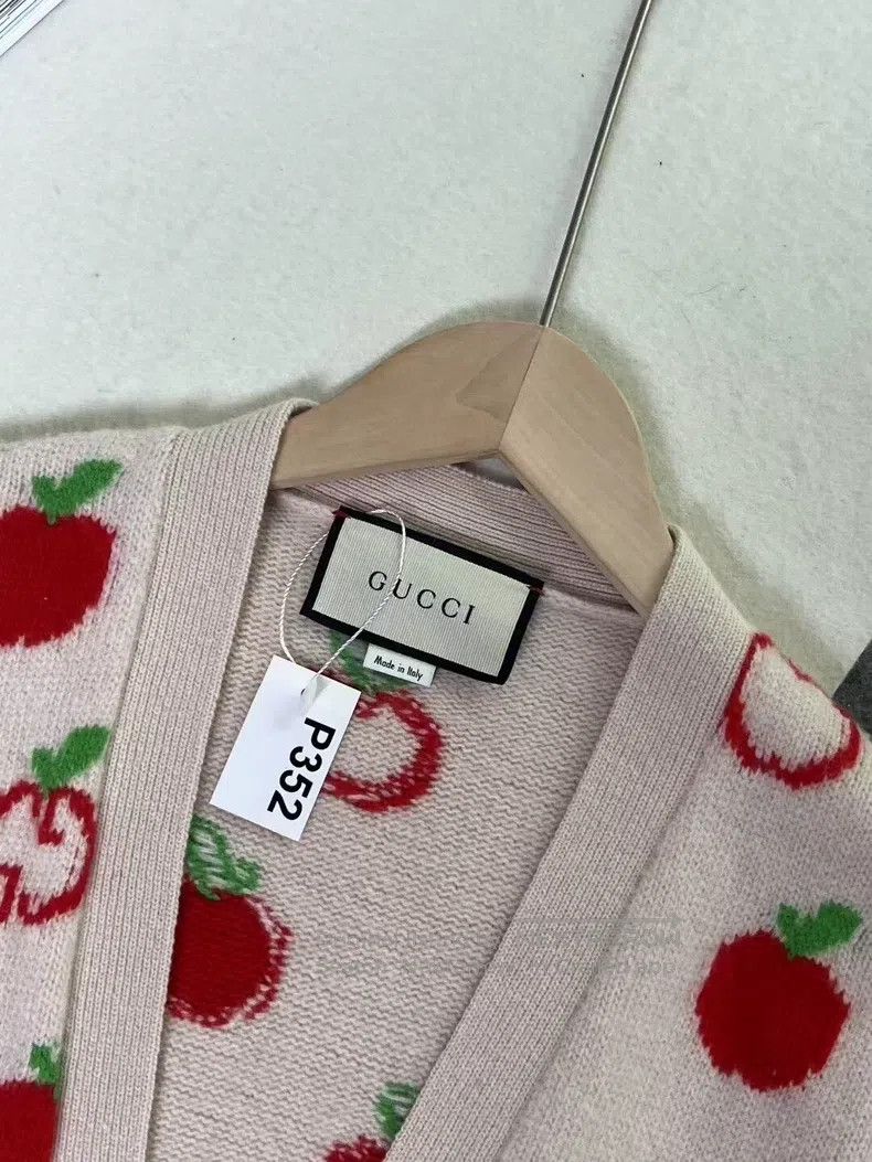 Other Gucci Apple knitted sweater cardigan coat Size M / US 6-8 / IT 42-44 - 5 Thumbnail