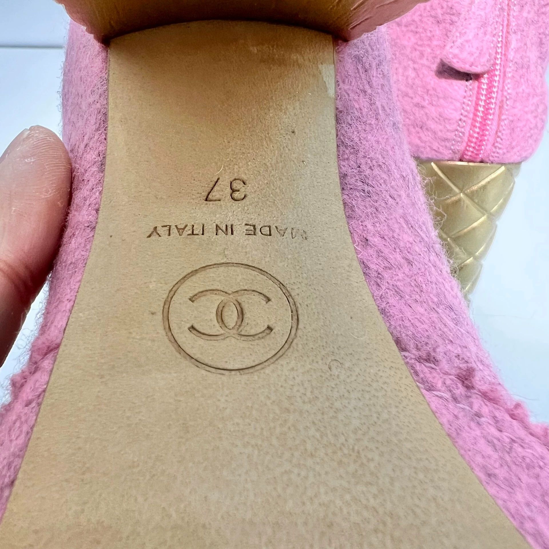Chanel [Chanel] Pink Wool Quilted Chunky Heel Ankle Boots Size US 7 / IT 37 - 8 Thumbnail