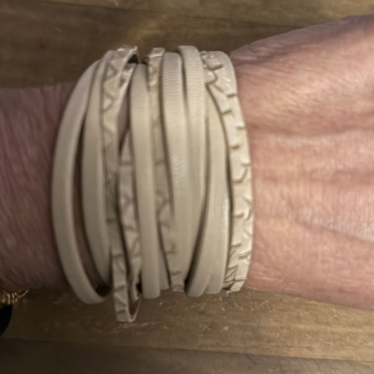 Other Beige multi strand leather strap band bracelet Size ONE SIZE - 2 Thumbnail