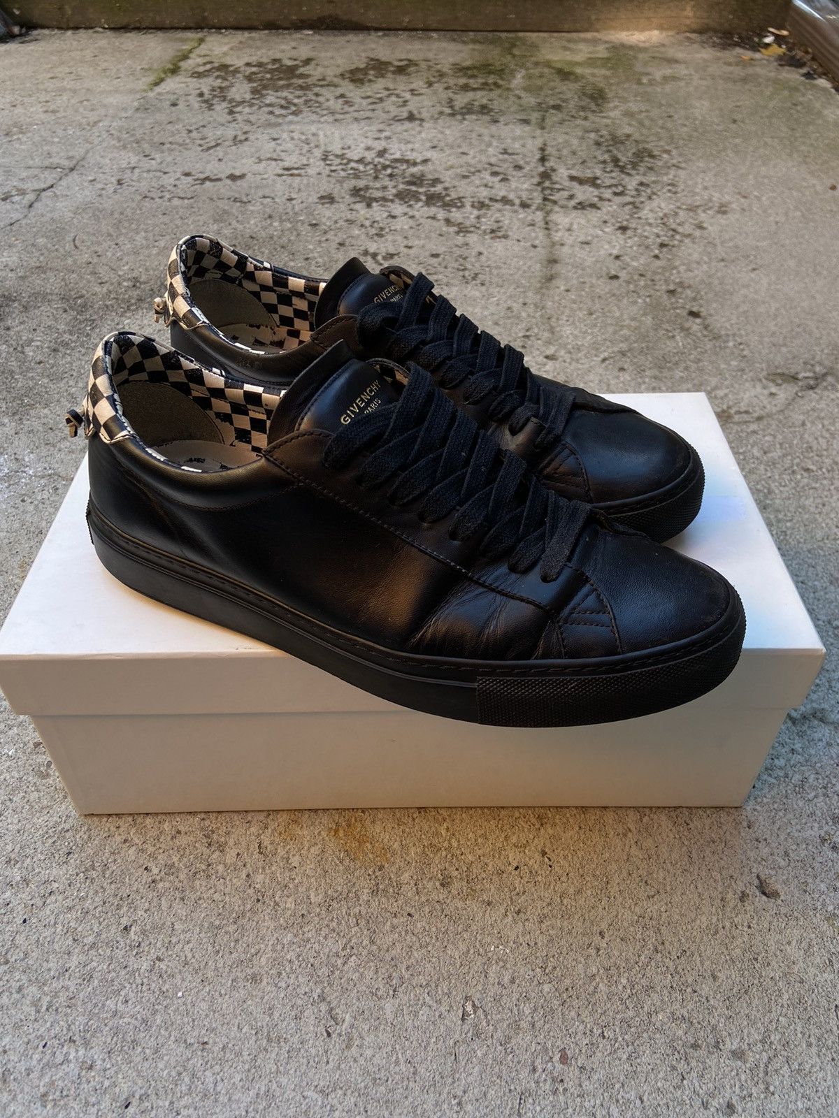 Designer × Givenchy Givenchy Urban Street Low - Checkered Black/White Size US 8.5 / EU 41-42 - 1 Thumbnail