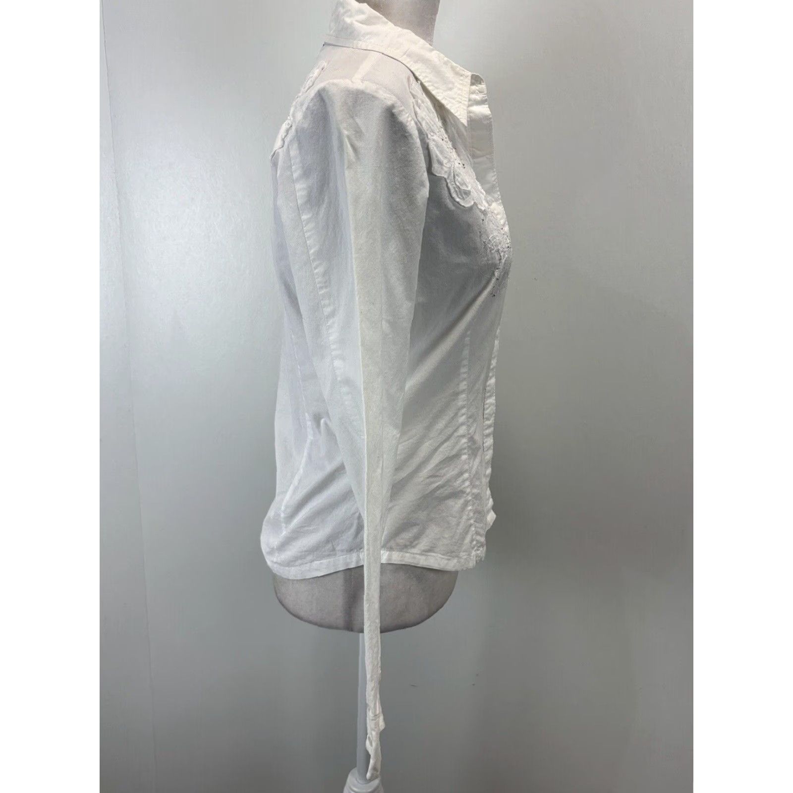 Vintage Kuhl Womens Small White Cotton Long Sleeve Button Up Flower Appliqué Shirt Size S / US 4 / IT 40 - 4 Thumbnail