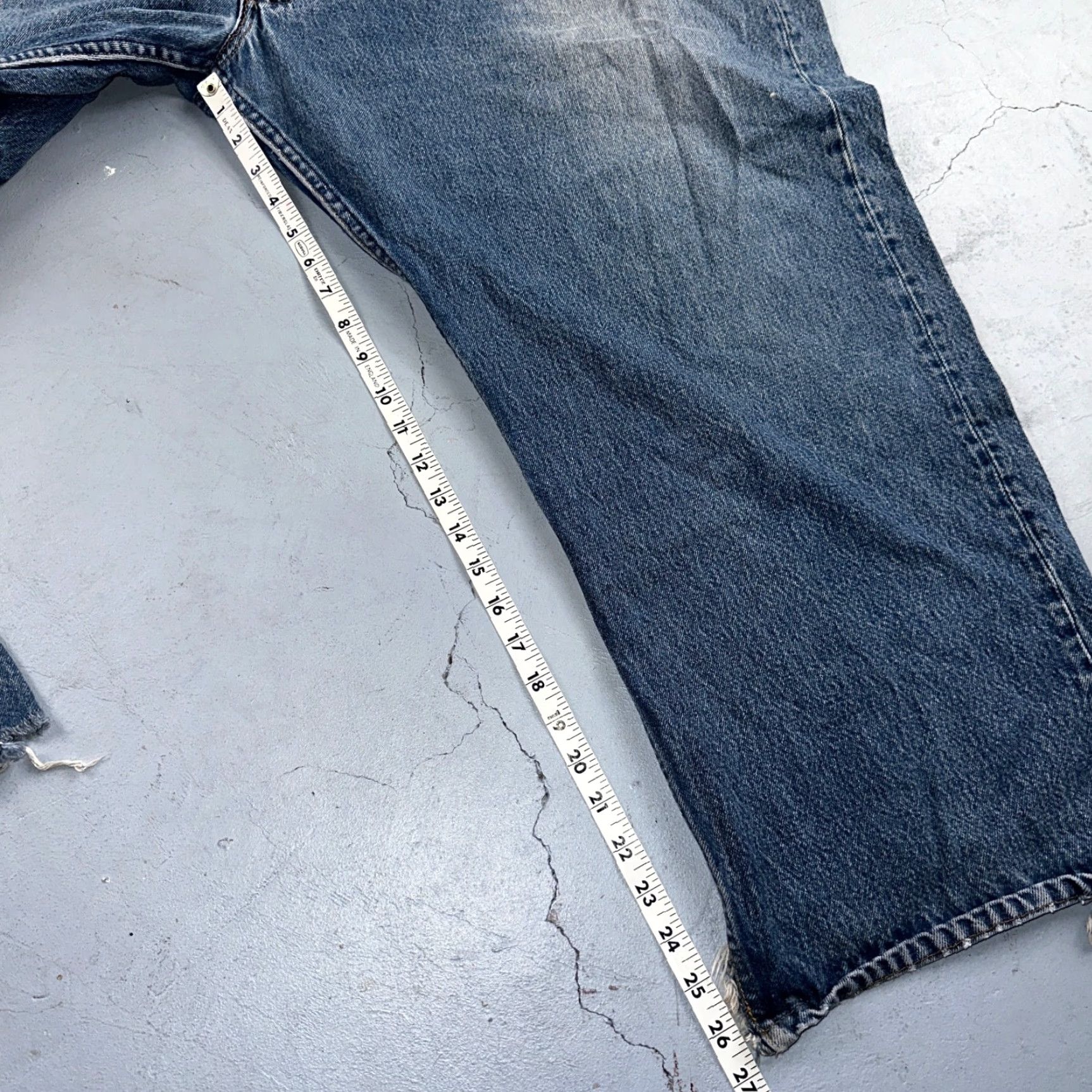 Levi's VINTAGE Levi's 501 Jeans Straight Fit Men's 60 Blue Light Wash 90s USA Denim 30in Size US 44 / EU 60 - 5 Thumbnail