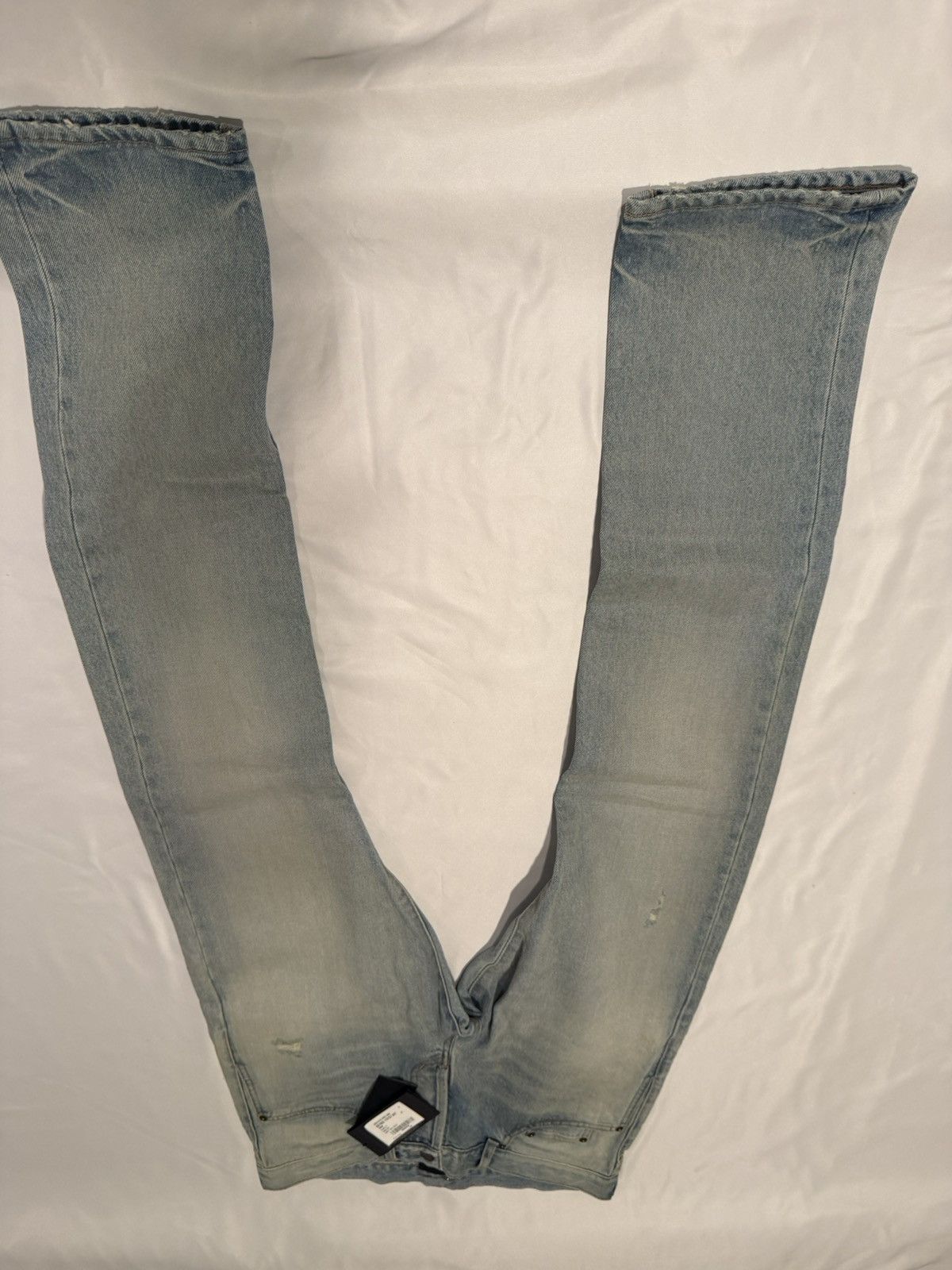 Saint Laurent Paris Saint Laurent men’s blue slim fit jeans. 31. $890 Size US 31 - 2 Thumbnail