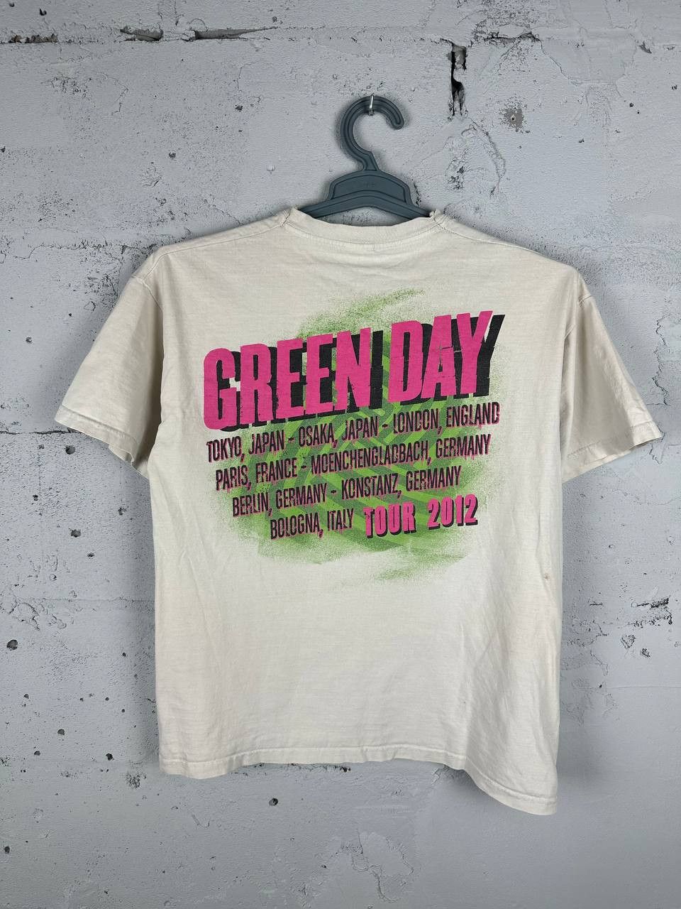 Band Tees × Vintage Green Day Tour 2012 Distressed vintage t shirt size XL Size US M / EU 48-50 / 2 - 6 Thumbnail