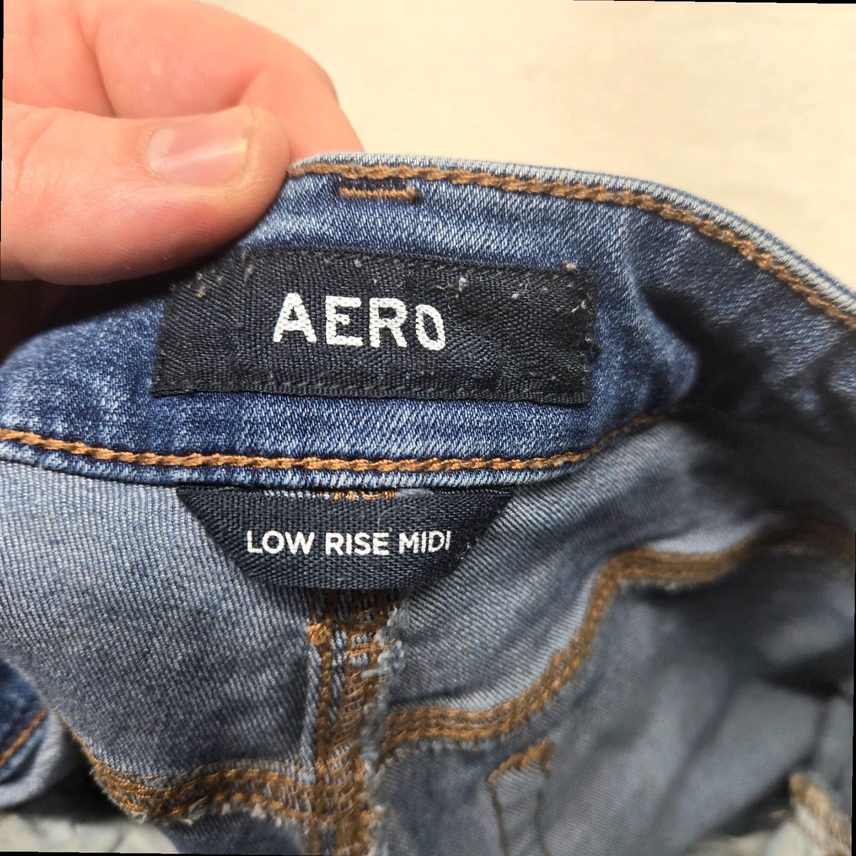 Vintage Aero Women's Blue Denim Cut-Off Shorts Midi Adult Size 6 Low Rise Destroyed Size 28" / US 6 / IT 42 - 7 Thumbnail