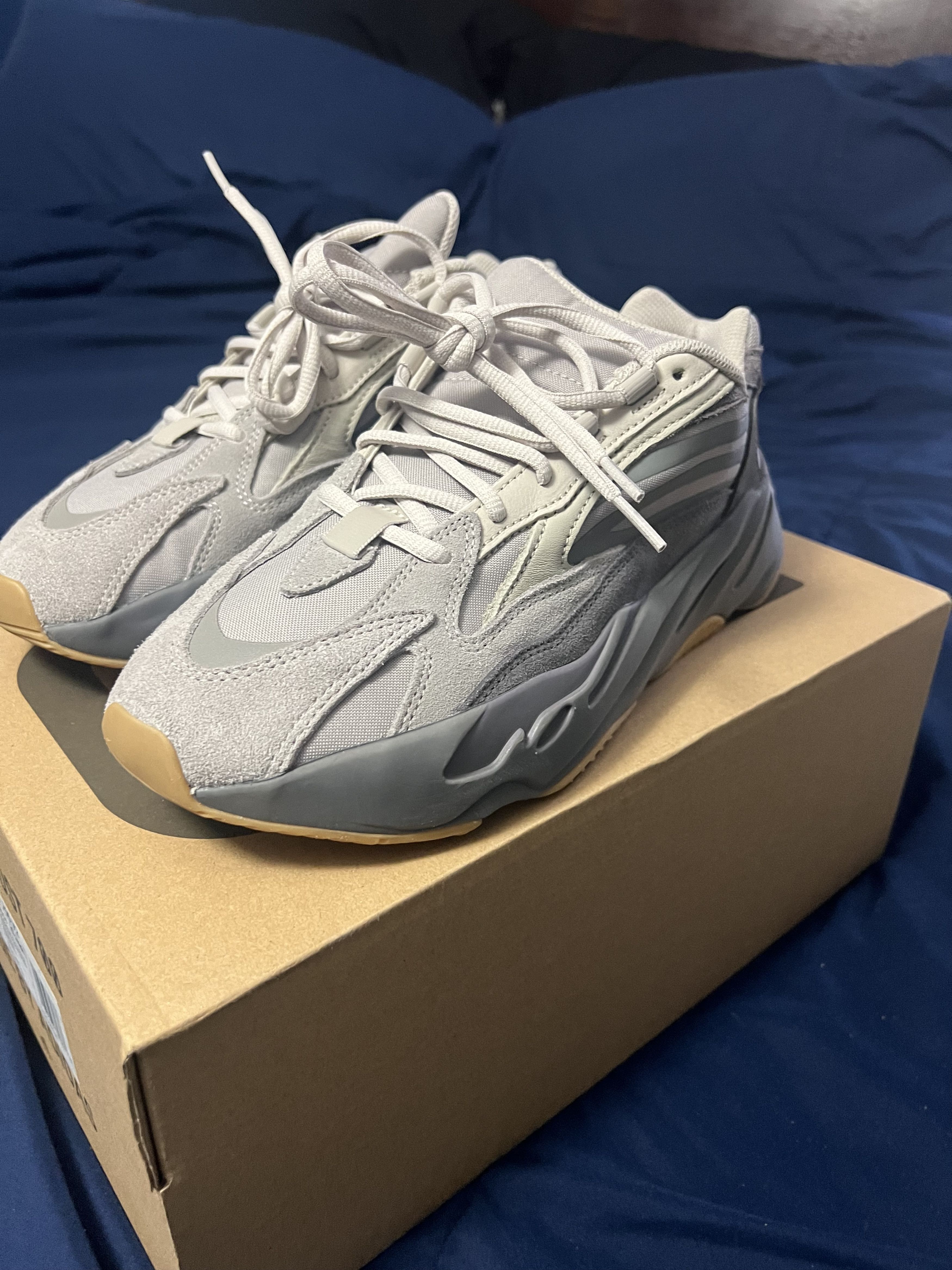 Yeezy Yeezy Boost 700 Tephra Size US 9 / EU 42 - 4 Thumbnail