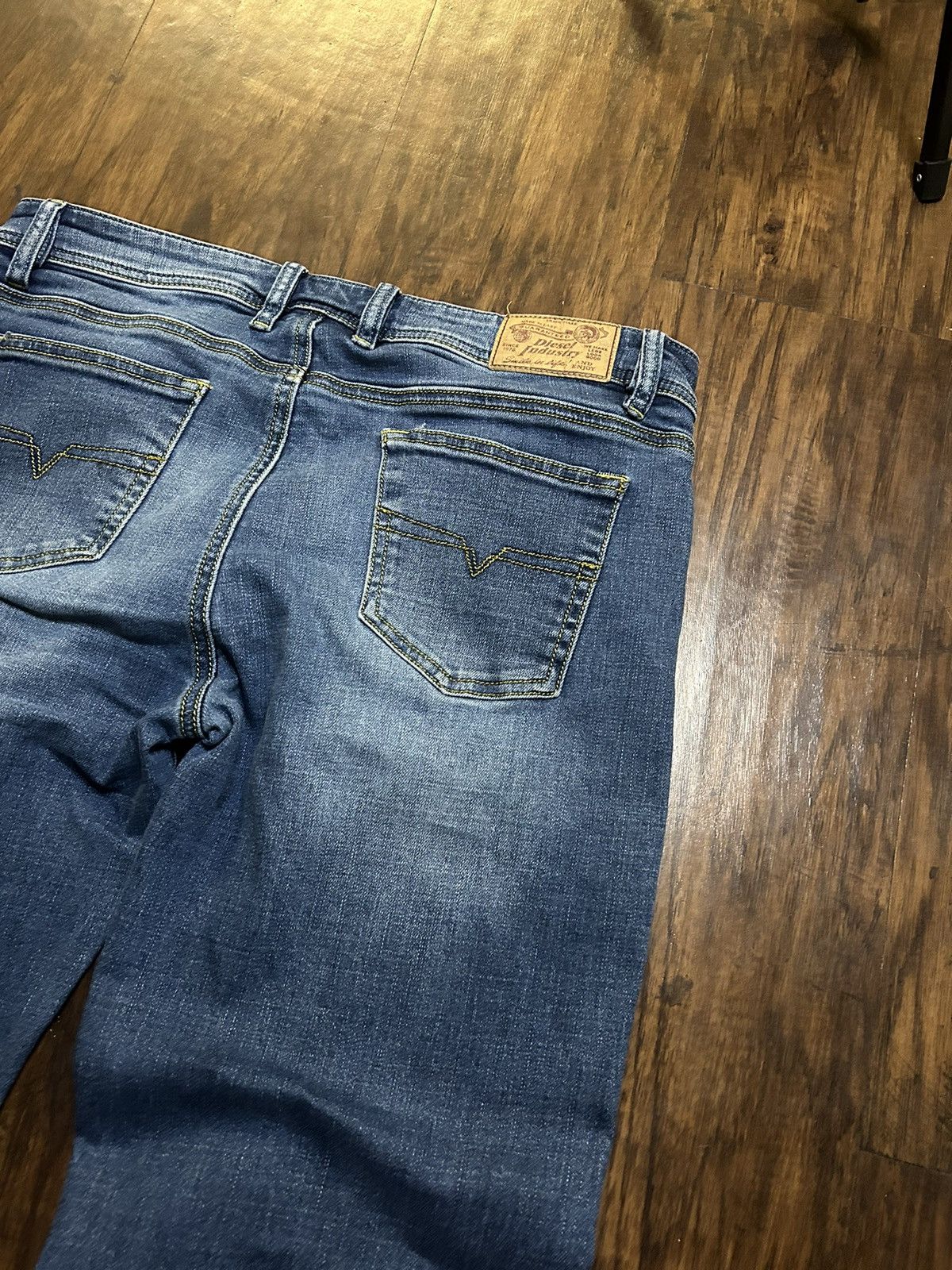 Diesel 2014 Diesel Wakyee J US Kids Medium Faded Wash Jeans Size US 31 - 7 Thumbnail