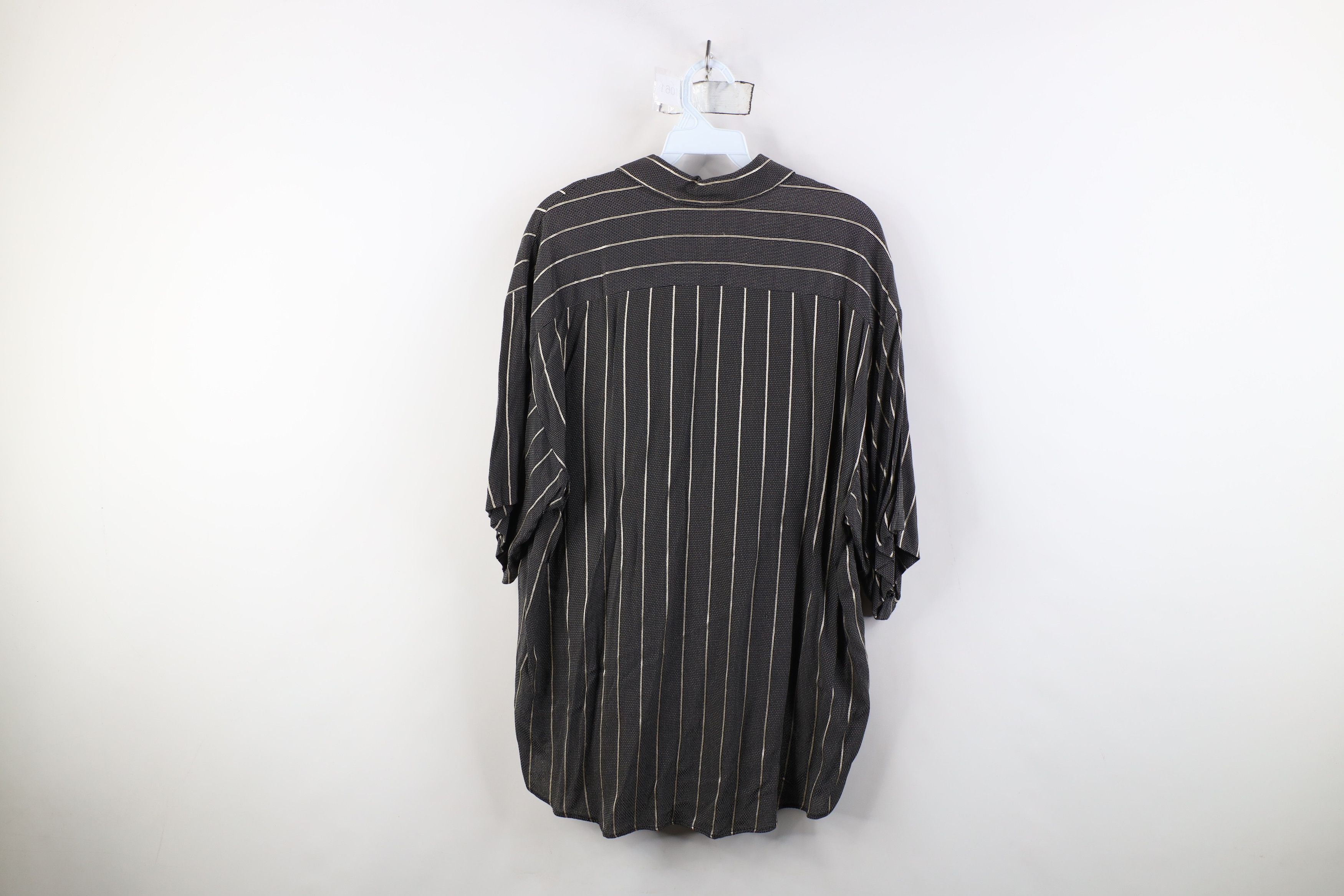 Vintage Vintage 90s Streetwear Gabardine Short Sleeve Button Shirt Size US M / EU 48-50 / 2 - 10 Thumbnail