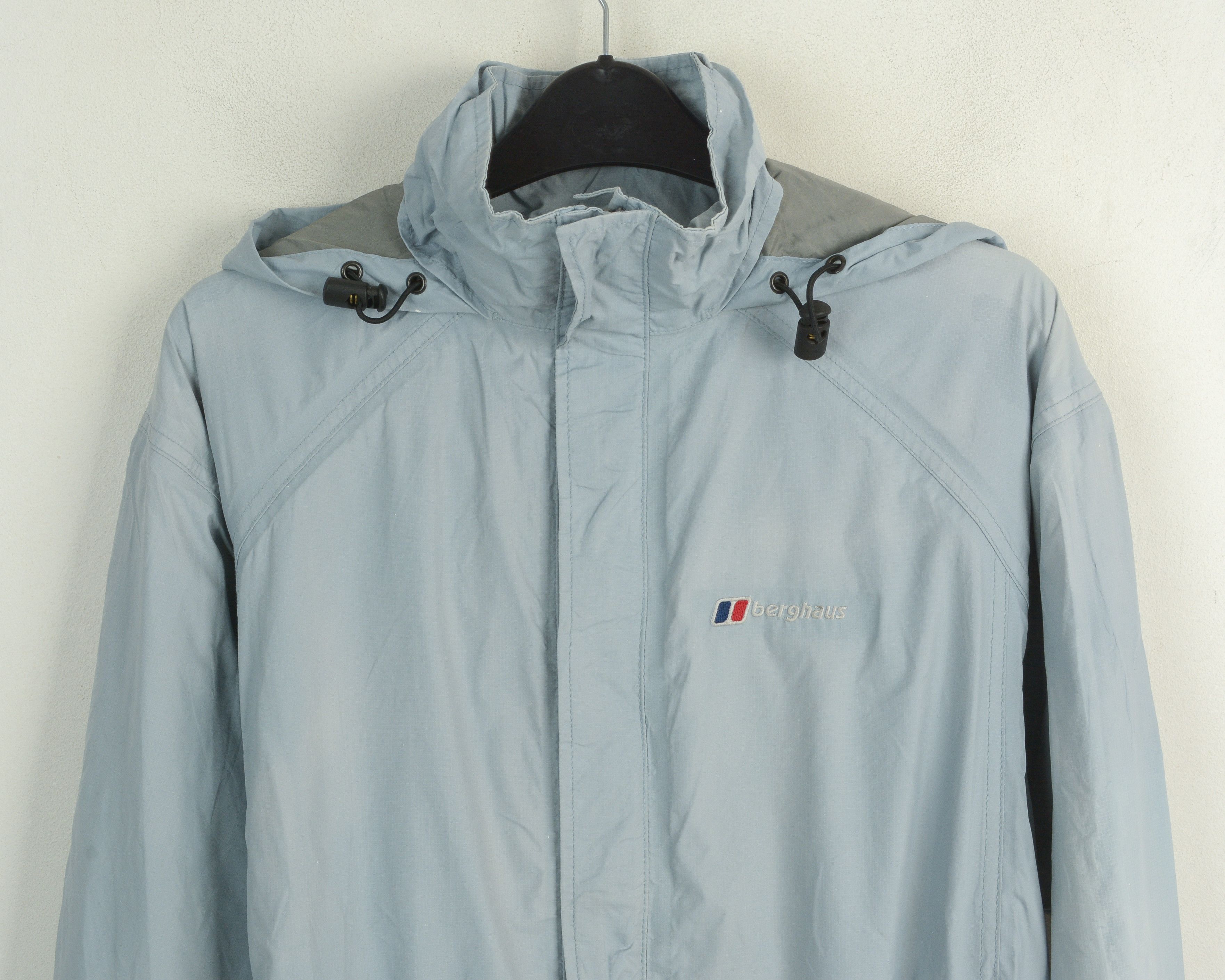 Berghaus Women L Raincoat Jacket Waistcoat Hooded Coat Sportswear Size L / US 10 / IT 46 - 2 Thumbnail