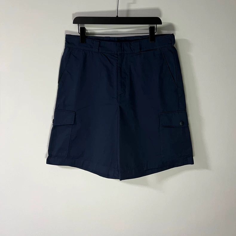 Prada Prada Shorts with five-point pants 2501-Nextarrow Size US 32 / EU 48 - 1 Thumbnail