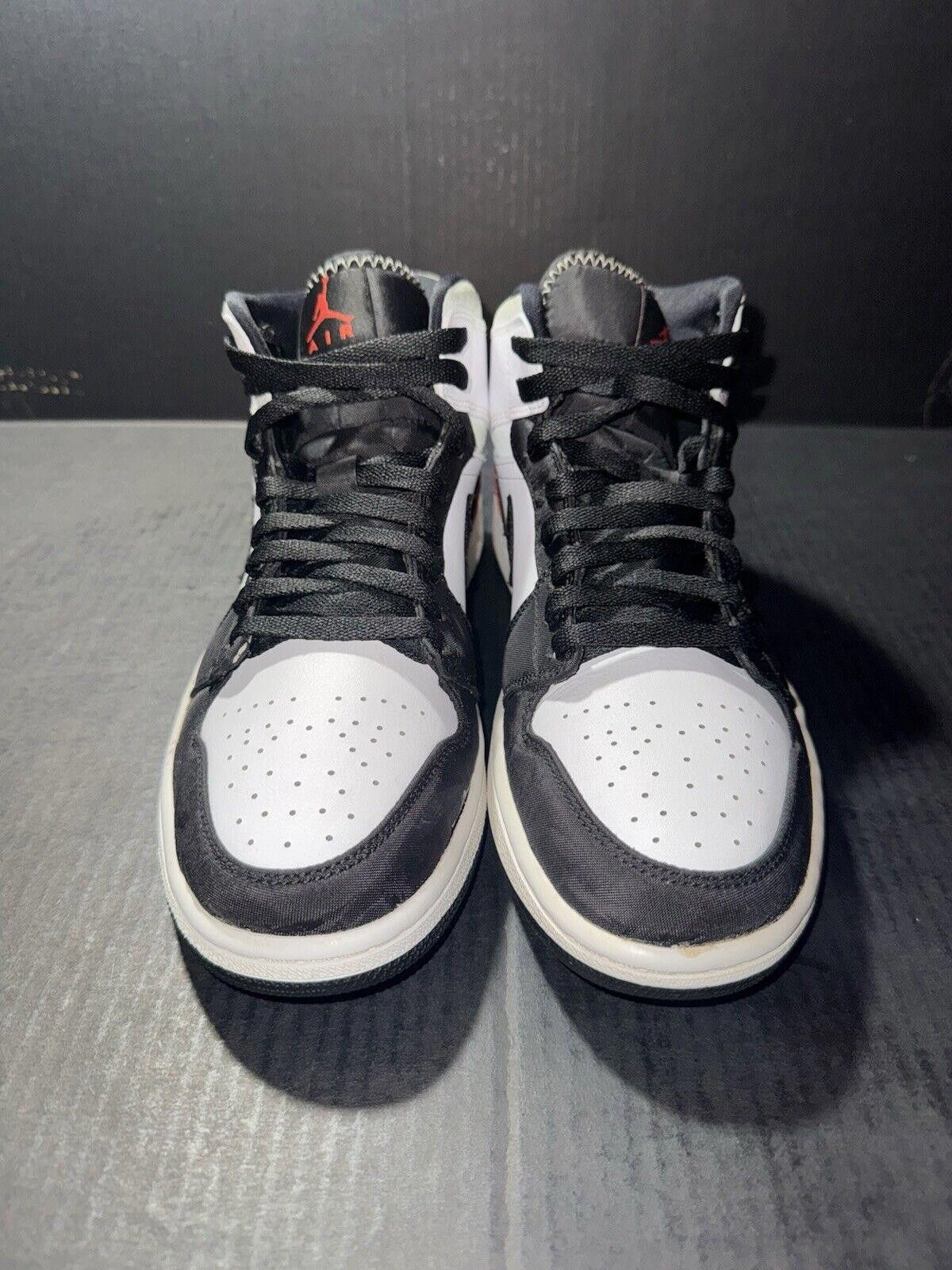 Jordan Brand Nike Air Jordan 1 Retro SE Red Black Toe 852542-100 Sz 9.5 Size US 9.5 / EU 42-43 - 3 Thumbnail
