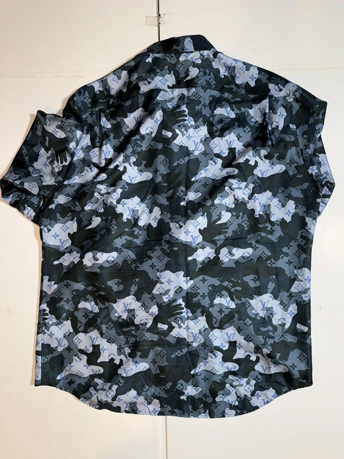 Louis Vuitton Louis Vuitton Camo Silk Shirt Virgil Abloh Size 4L Size US XXL / EU 58 / 5 - 12 Thumbnail