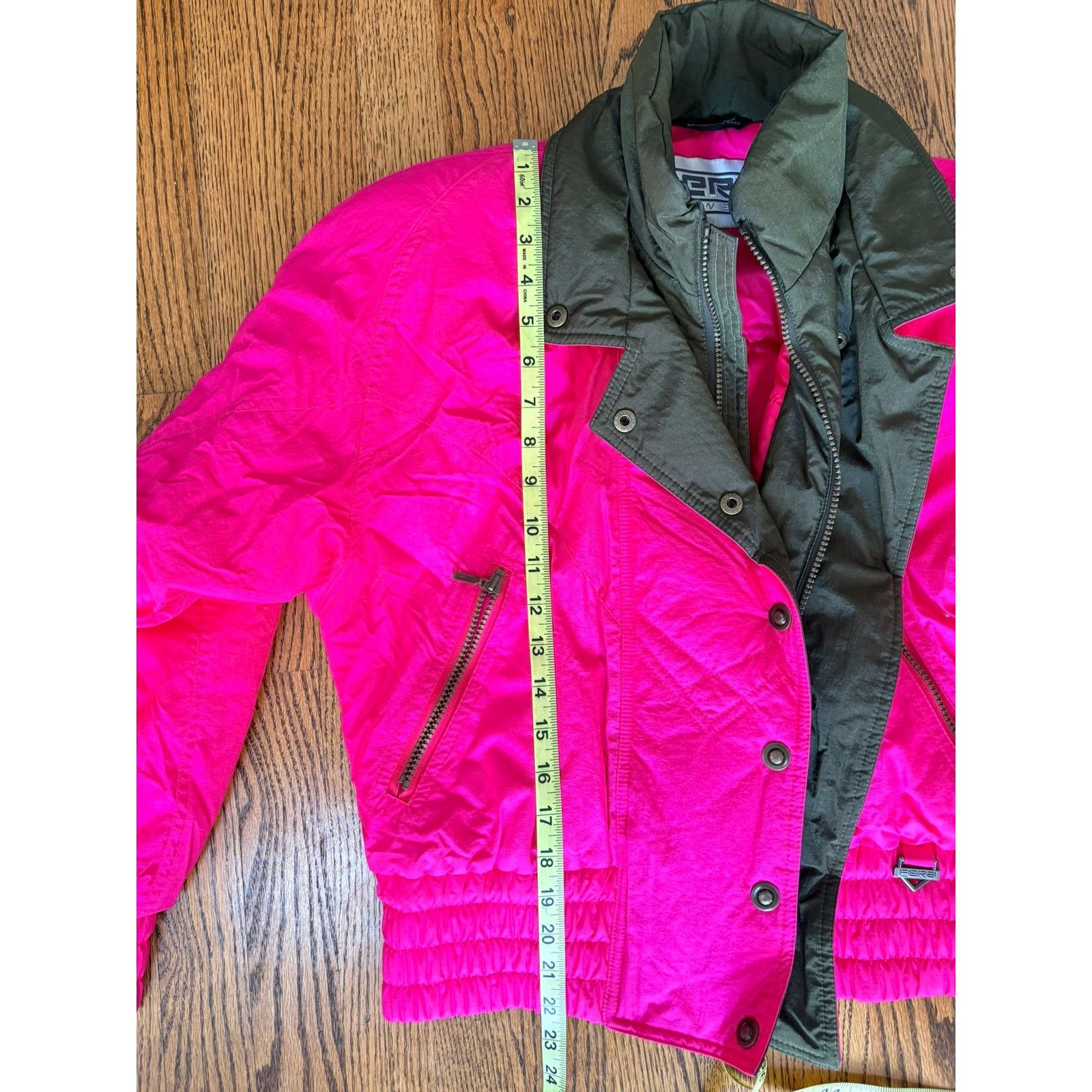 Fera Vintage 80 Women’s Ski Jacket Size 8 Hot Pink Cropped Jacket Size M / US 6-8 / IT 42-44 - 9 Thumbnail
