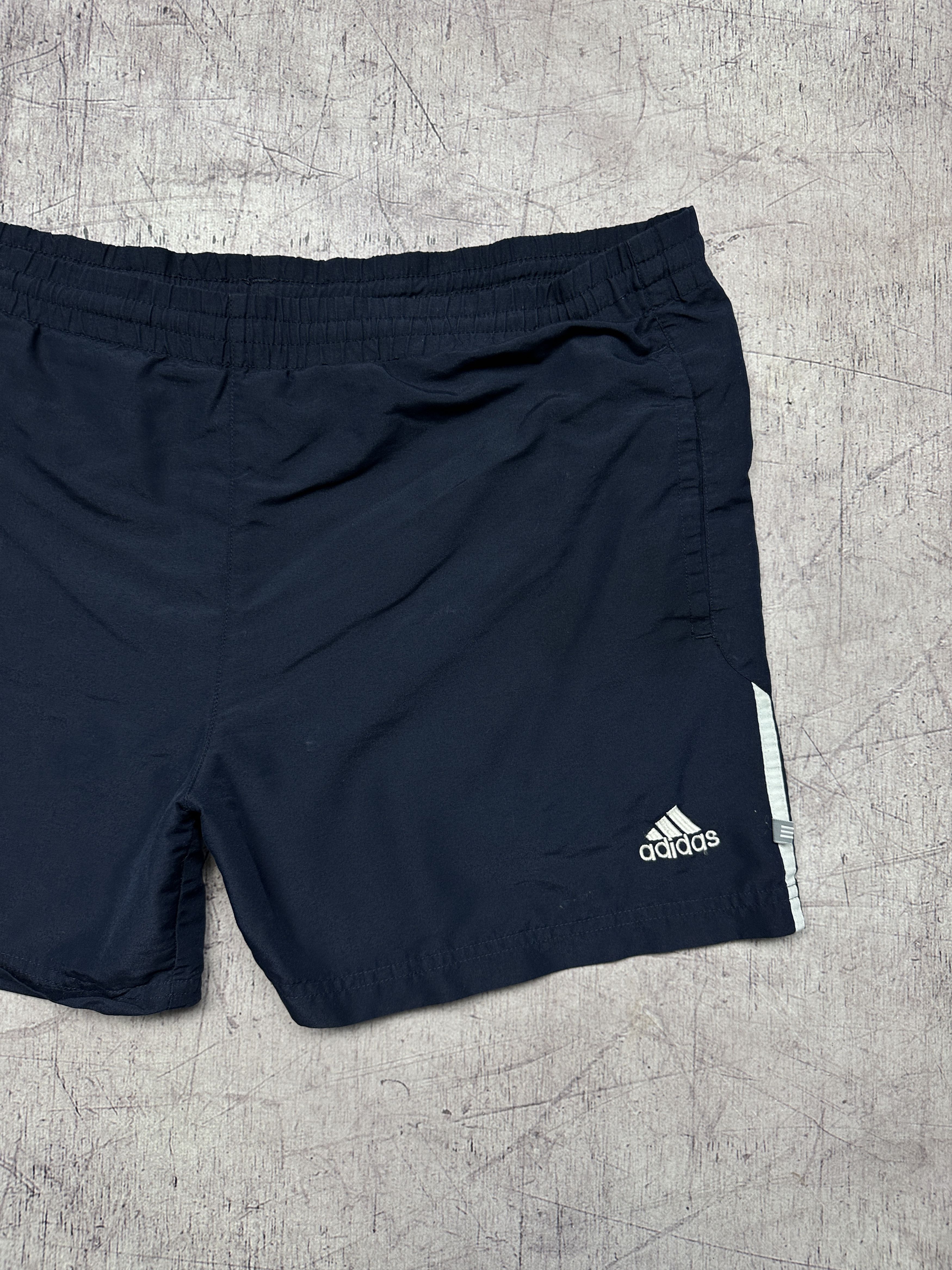Adidas Adidas Vintage Mens Nylon Shorts Size US 34 / EU 50 - 2 Thumbnail