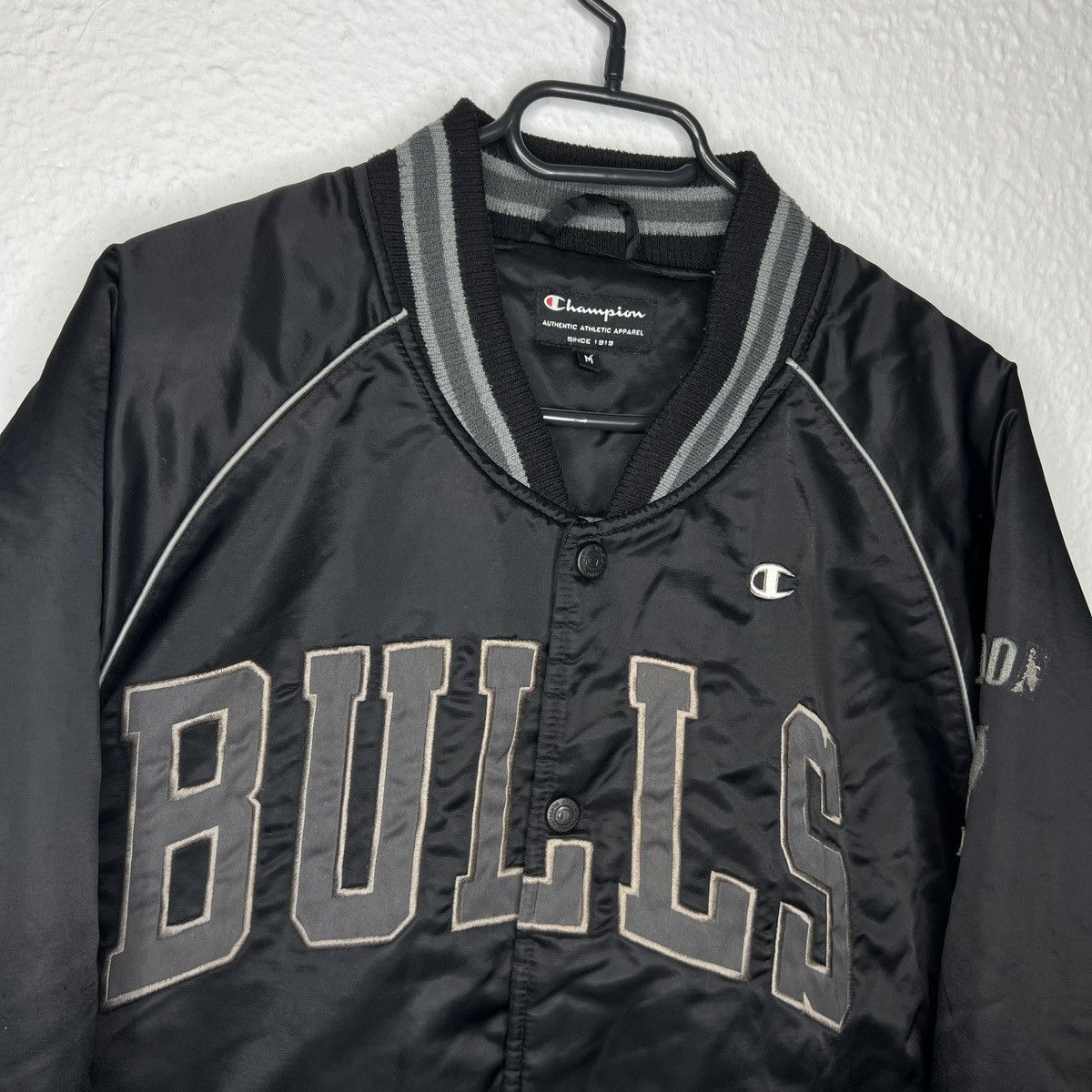Champion × NBA × Vintage Champion Chicago Bulls Vintage Jacket Bomber Varsity Black Size US M / EU 48-50 / 2 - 4 Thumbnail