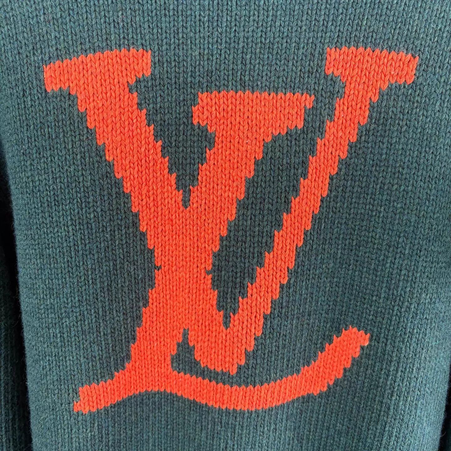 Louis Vuitton Louis Vuitton green cartoon sweater Size S new Size US S / EU 44-46 / 1 - 4 Thumbnail