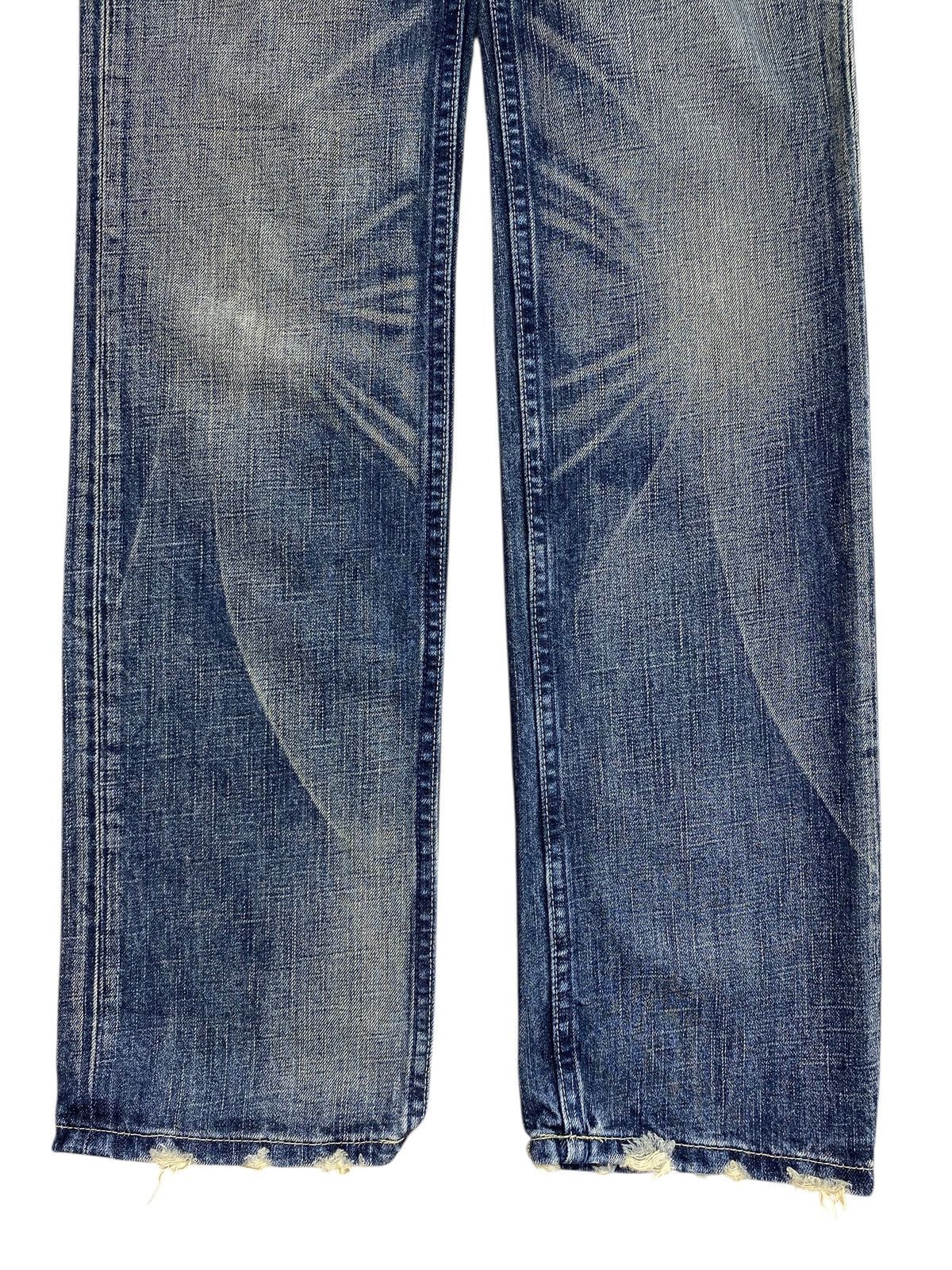 Levi's Vintage Levi’s Faded Blue Wash Style Ripped Jeans Size US 28 / EU 44 - 9 Thumbnail