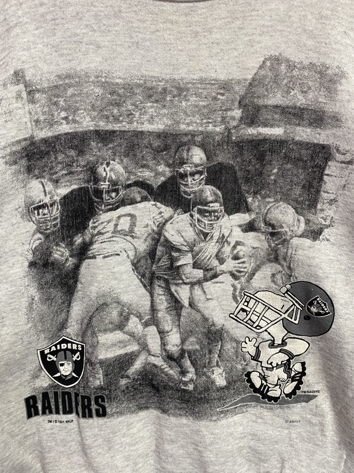 NFL Vintage 1991 Oakland Raiders X Peanuts Snoopy Sweatshirt Size US XL / EU 56 / 4 - 2 Thumbnail