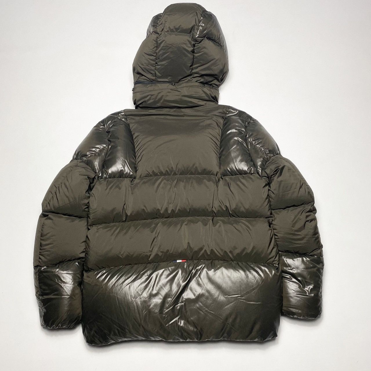 Moncler Moncler Size 3 M L brown khaki green mens puffer jacket down Size US L / EU 52-54 / 3 - 2 Thumbnail