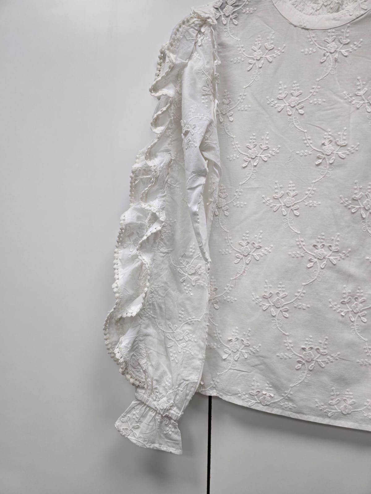 Other My Jwellery White Ruffled Broderie Anglaise Blouse Size M / US 6-8 / IT 42-44 - 4 Thumbnail