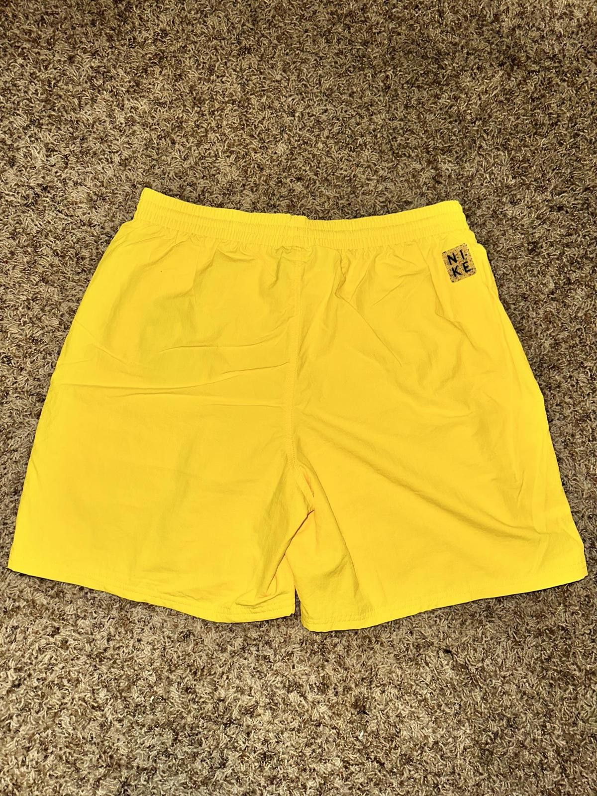 Nike Nike Men's Electric Swoosh Icon 7 Volley Shorts Size US 36 / EU 52 - 5 Thumbnail