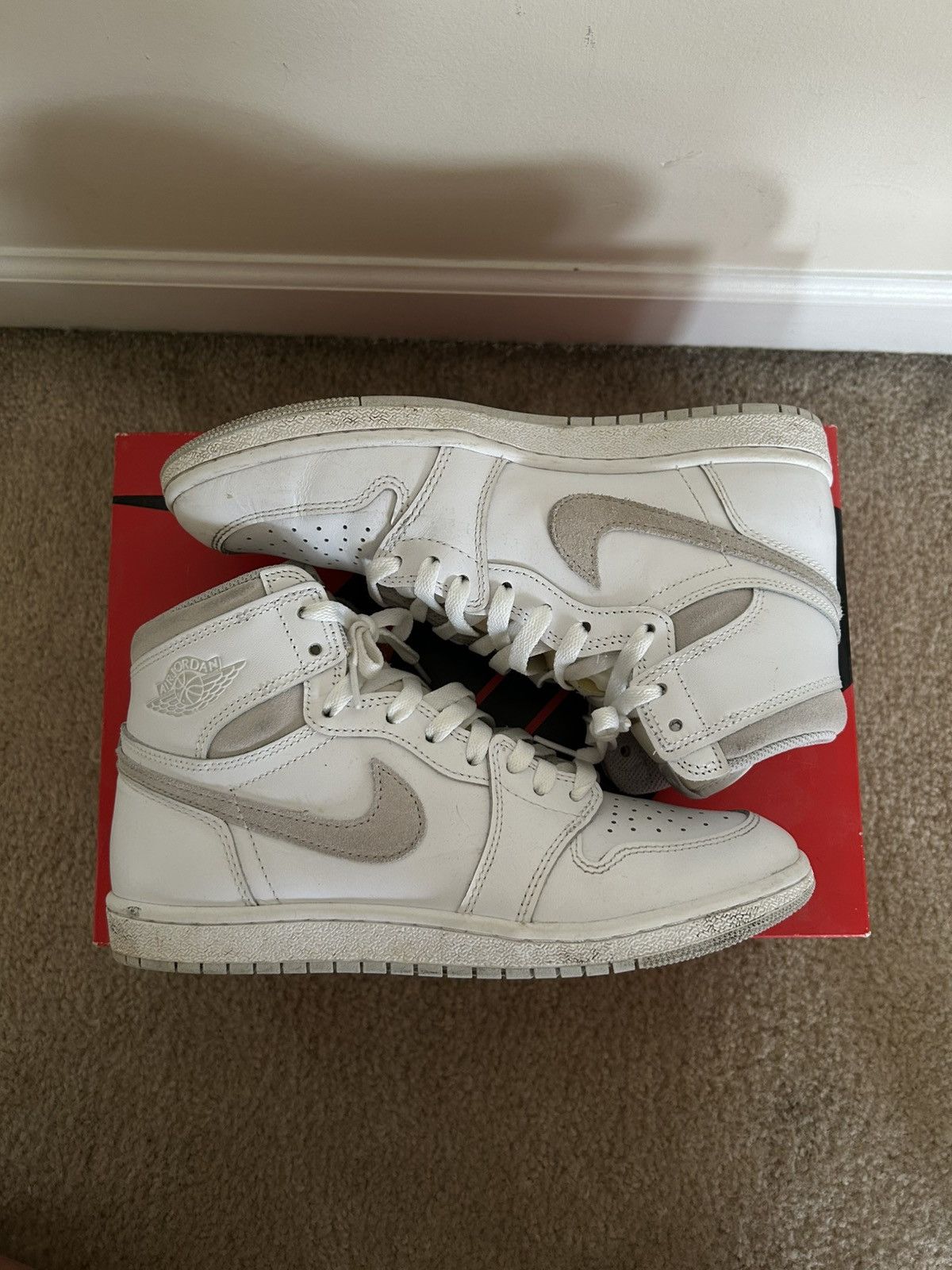 Jordan Brand Air Jordan 1 High Neutral Grey Size US 8.5 / EU 41-42 - 1 Thumbnail