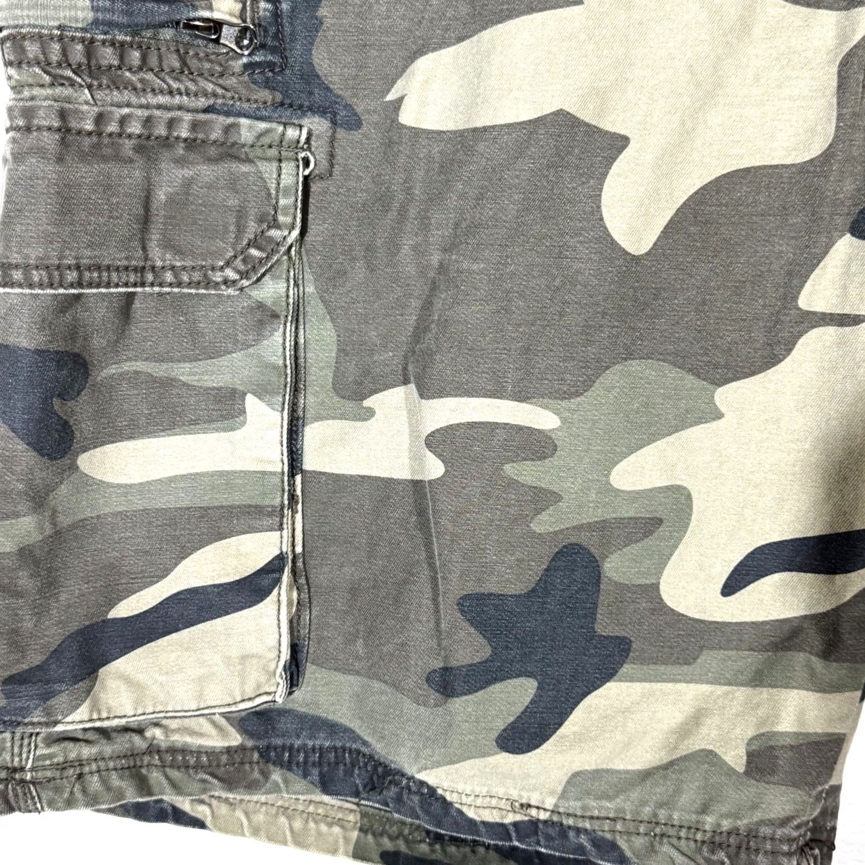 Vintage VINTAGE Lincoln Outfitters Cargo Shorts Mens 42 Green Camo 100 Percent Cotton Utility Size US 42 / EU 58 - 2 Thumbnail