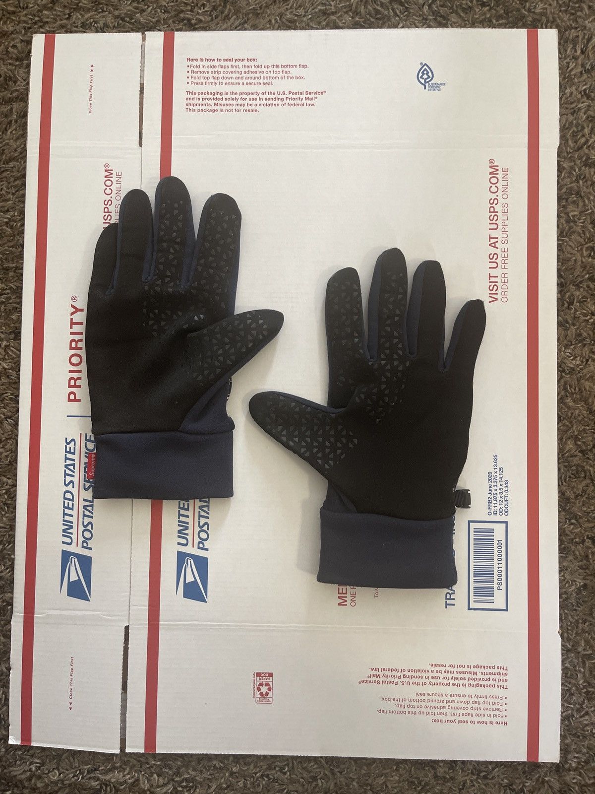 Supreme × The North Face Supreme x The North Face gloves Size ONE SIZE - 3 Thumbnail