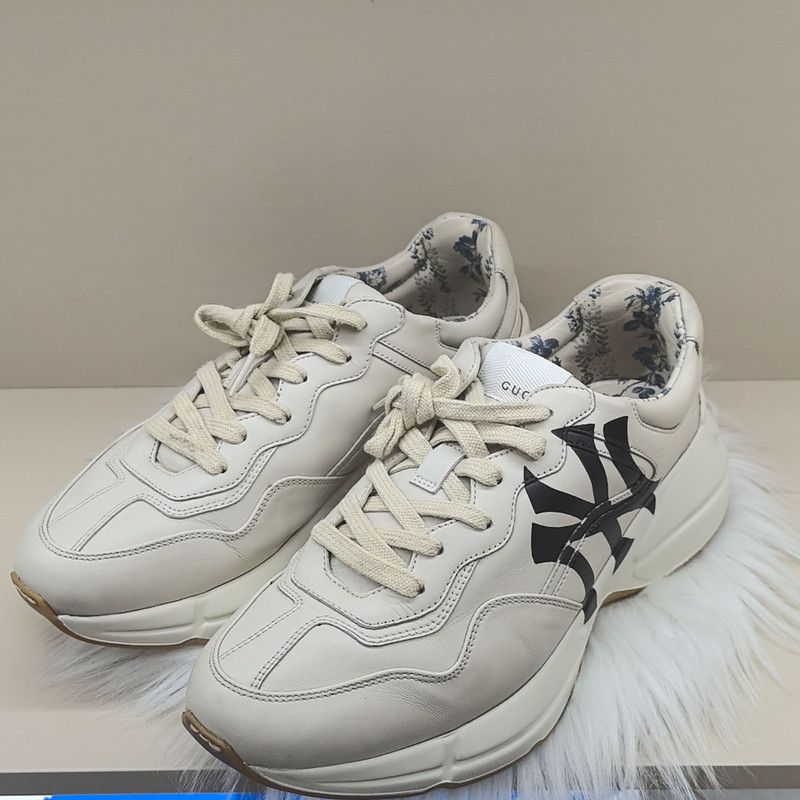 Gucci Gucci Rhyton Low Top Sneakers for Men 0079 Size US 8 / EU 41 - 1 Thumbnail