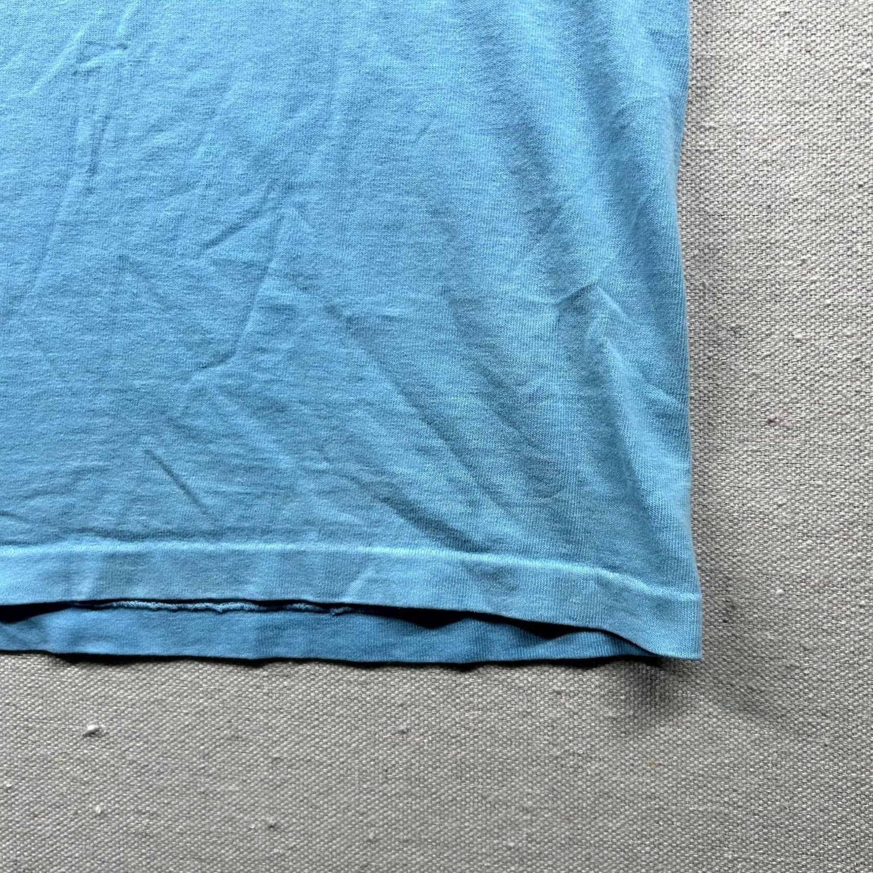 Vintage VINTAGE Hawaii Shirt Mens XL Waikoloa Dolphins Nature Beachy Faded Blue USA Shirt Mens XL Blue Dolphins Hawaii 80s 90s Beach Womens Mens Size US XL / EU 56 / 4 - 7 Thumbnail
