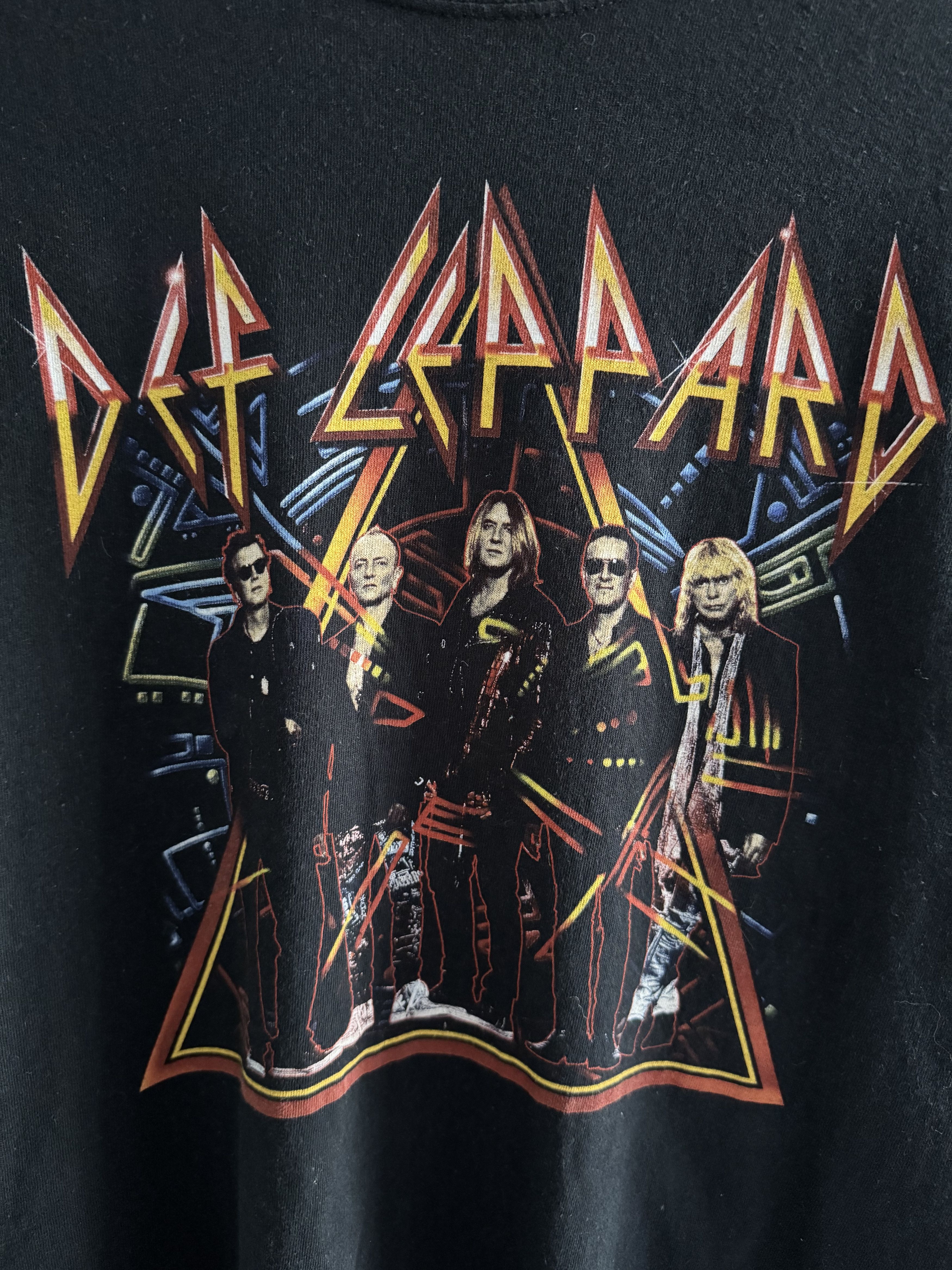 Band Tees Gildan Def Leppard Tour 2019 Band Tee Size M Size US M / EU 48-50 / 2 - 2 Thumbnail